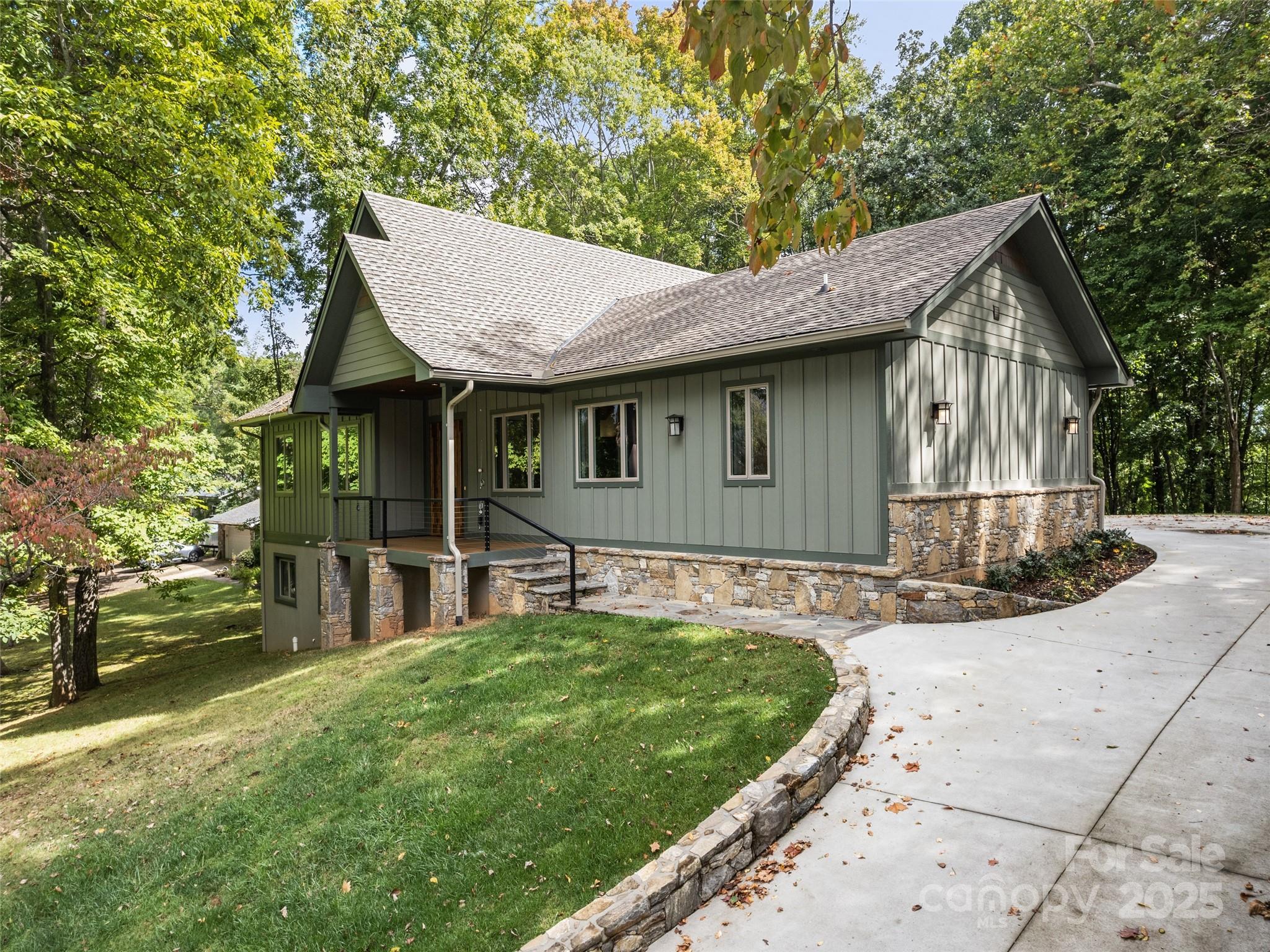 165 Breezemont Drive Property Photo 4