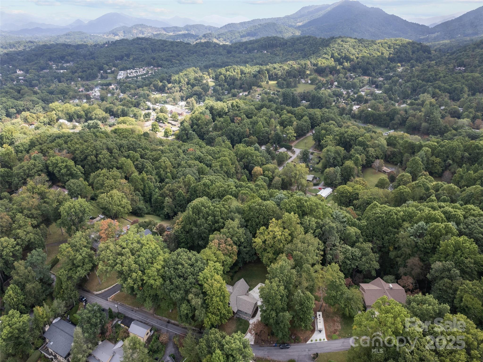 165 Breezemont Drive Property Photo 8