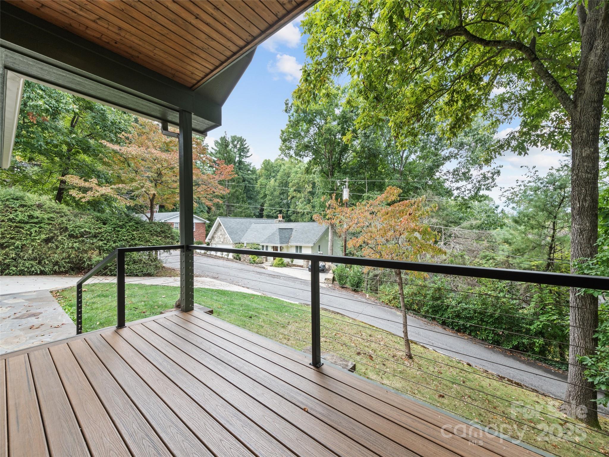 165 Breezemont Drive Property Photo 12