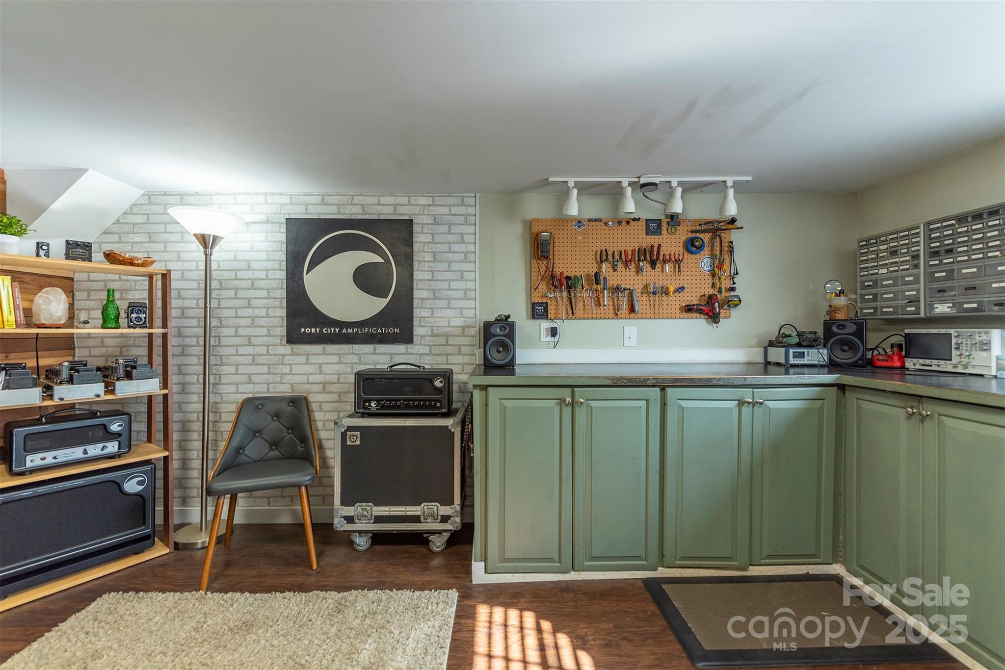 316 Wilson Avenue Property Photo 24