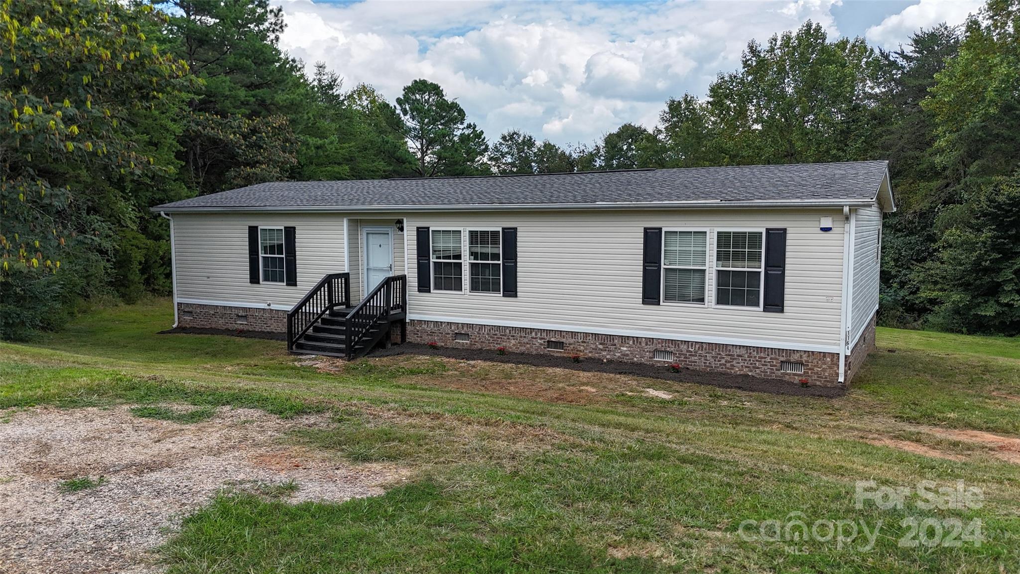 63 Tar Heel Lane Property Photo 5
