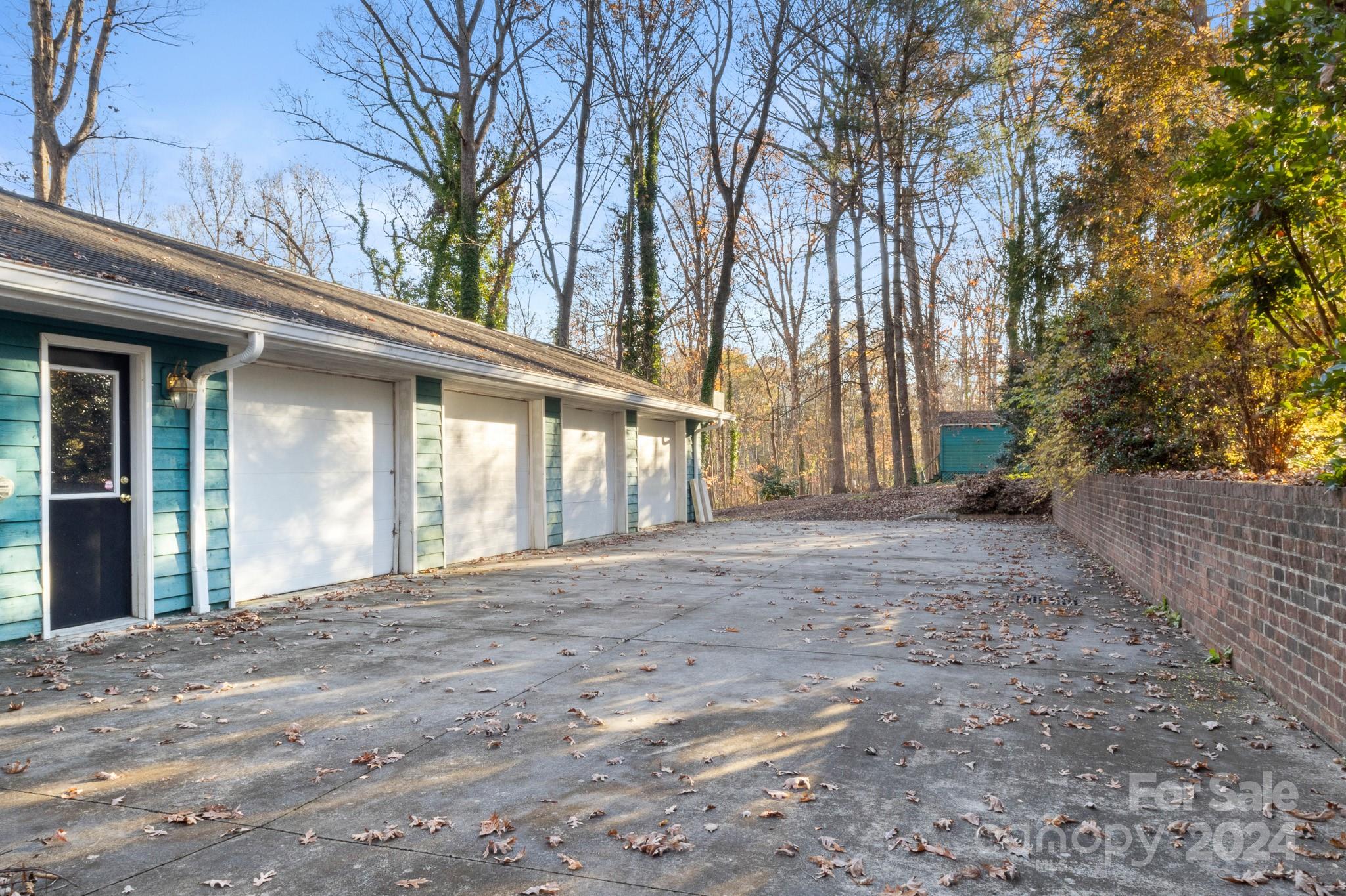 702 Forest Hill Drive Property Photo 7