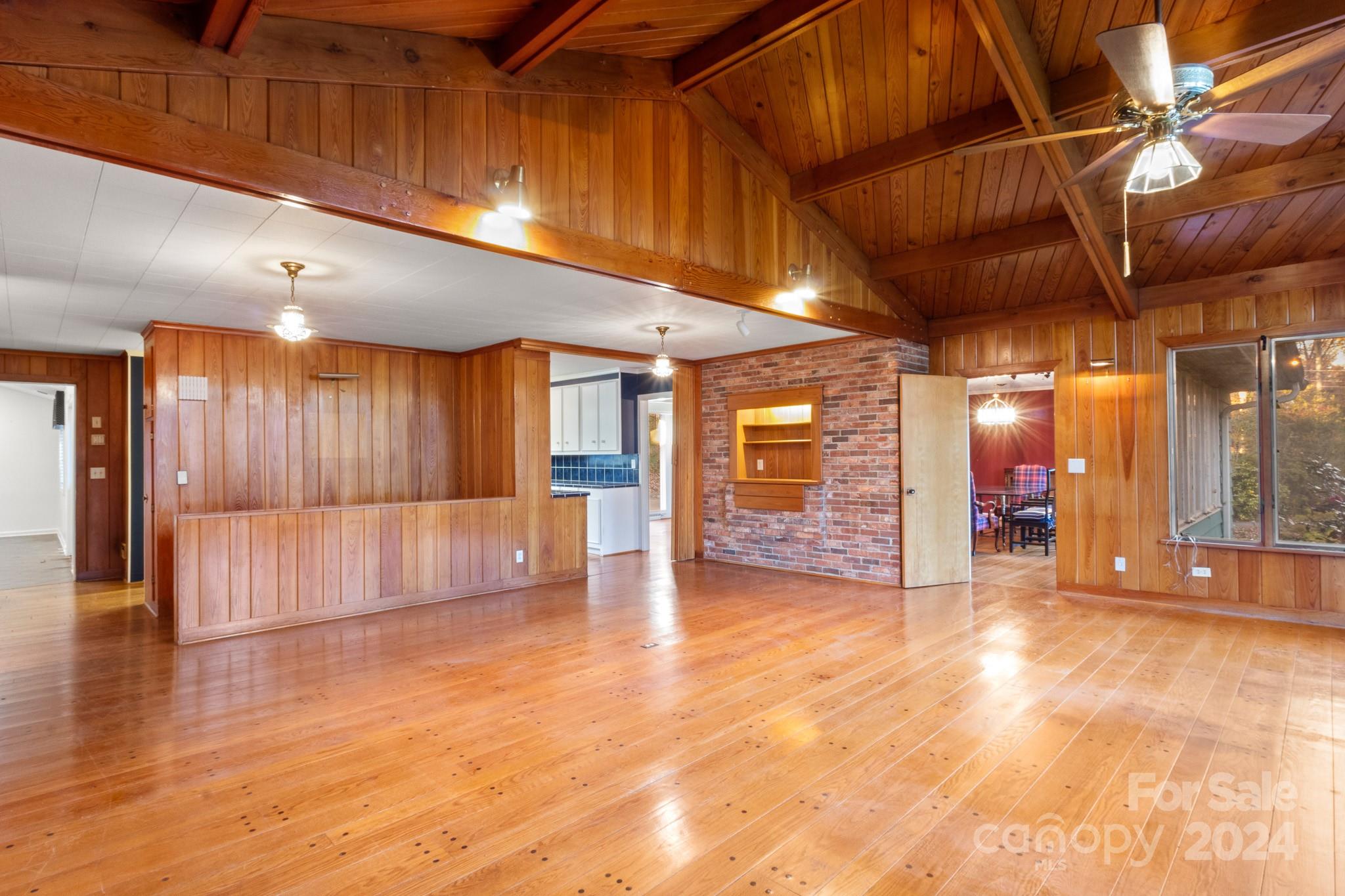 702 Forest Hill Drive Property Photo 14