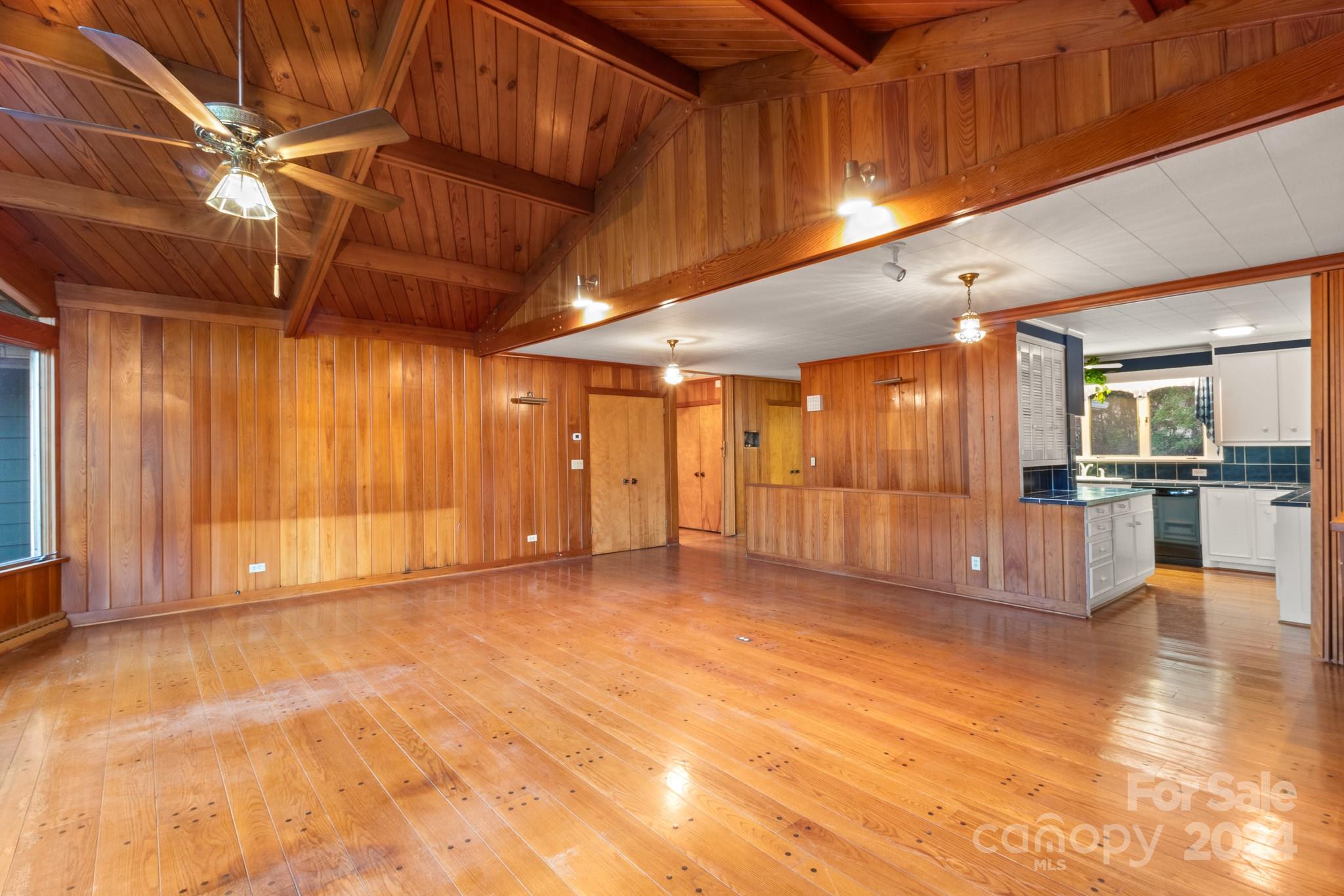 702 Forest Hill Drive Property Photo 15