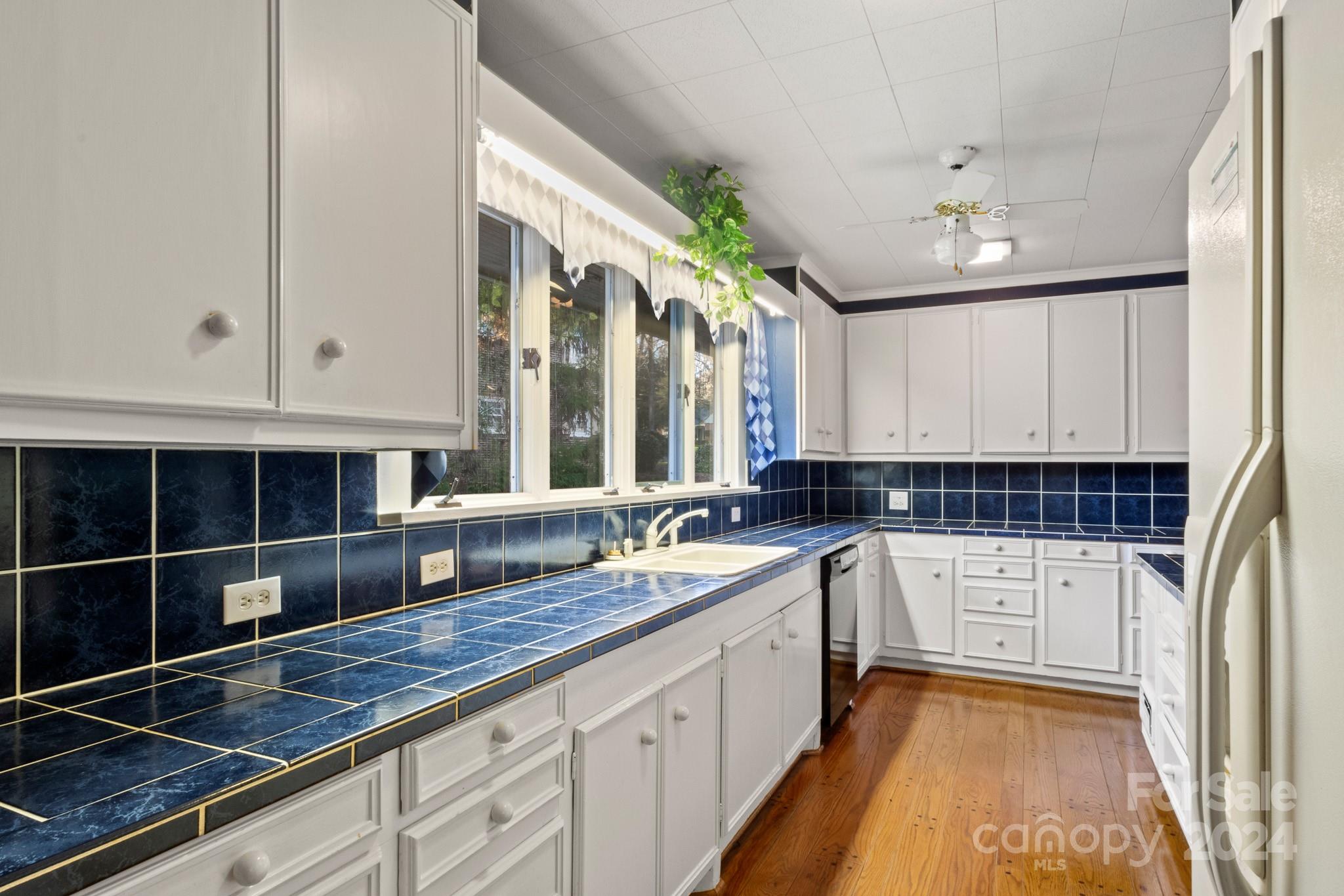 702 Forest Hill Drive Property Photo 16