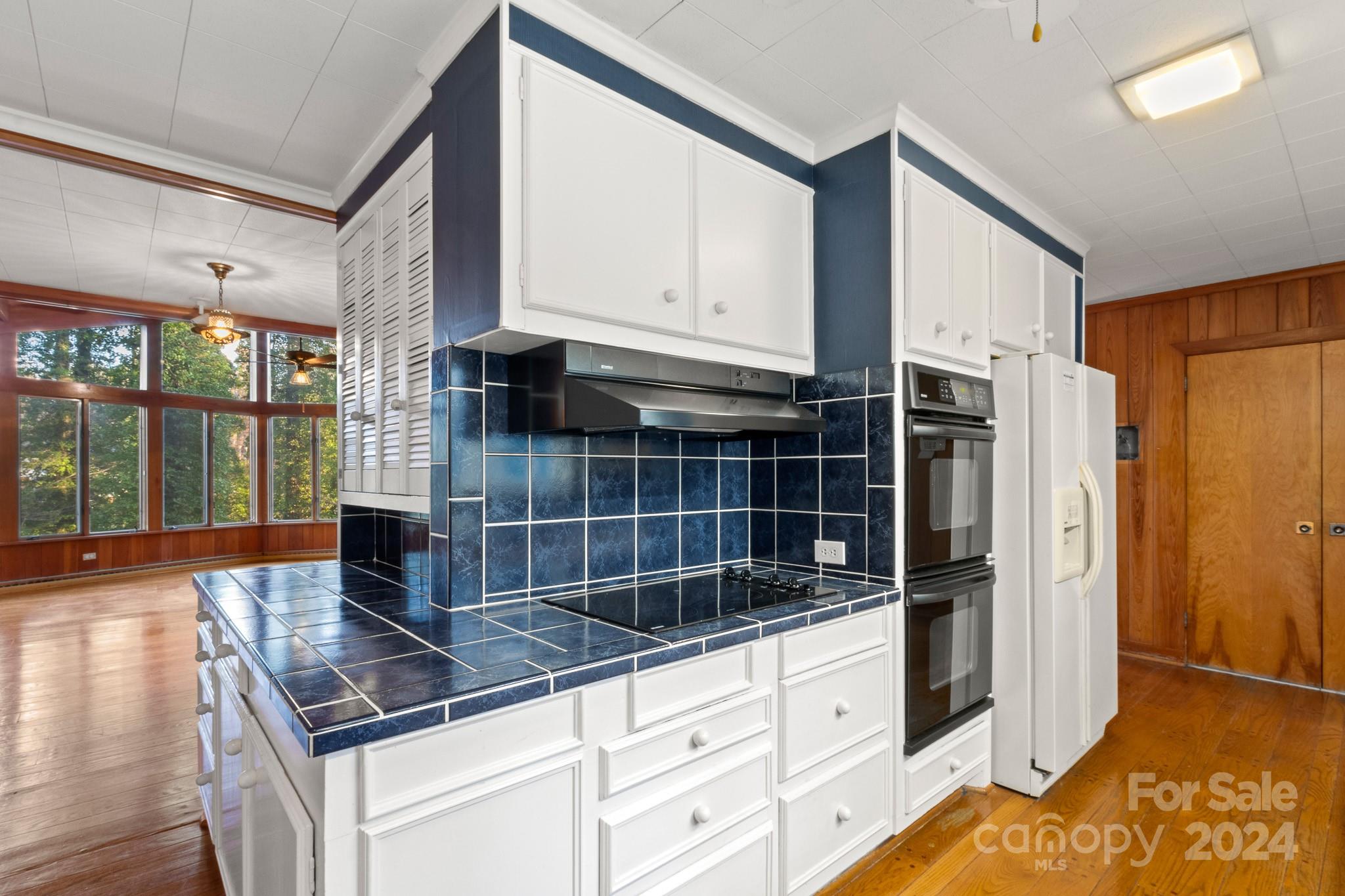 702 Forest Hill Drive Property Photo 17