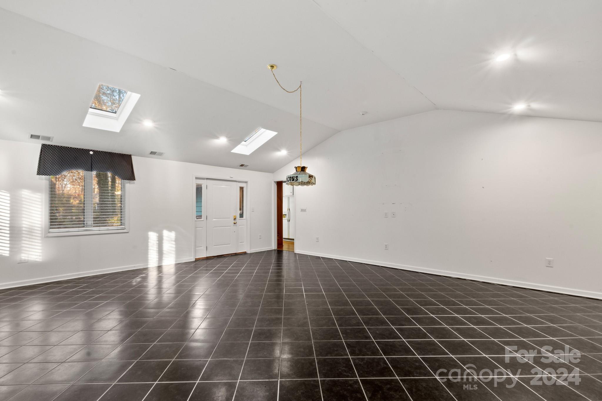 702 Forest Hill Drive Property Photo 19