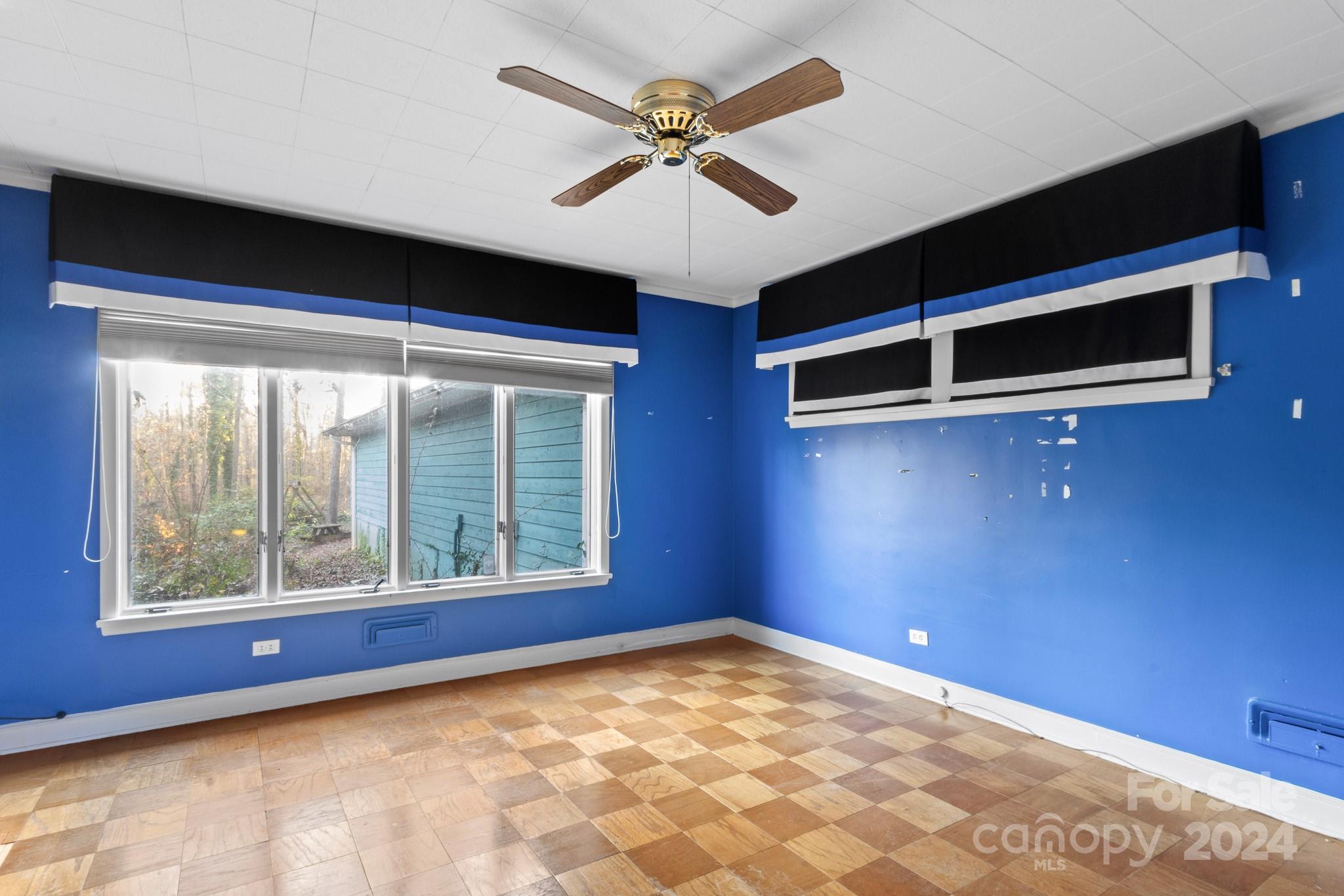 702 Forest Hill Drive Property Photo 23