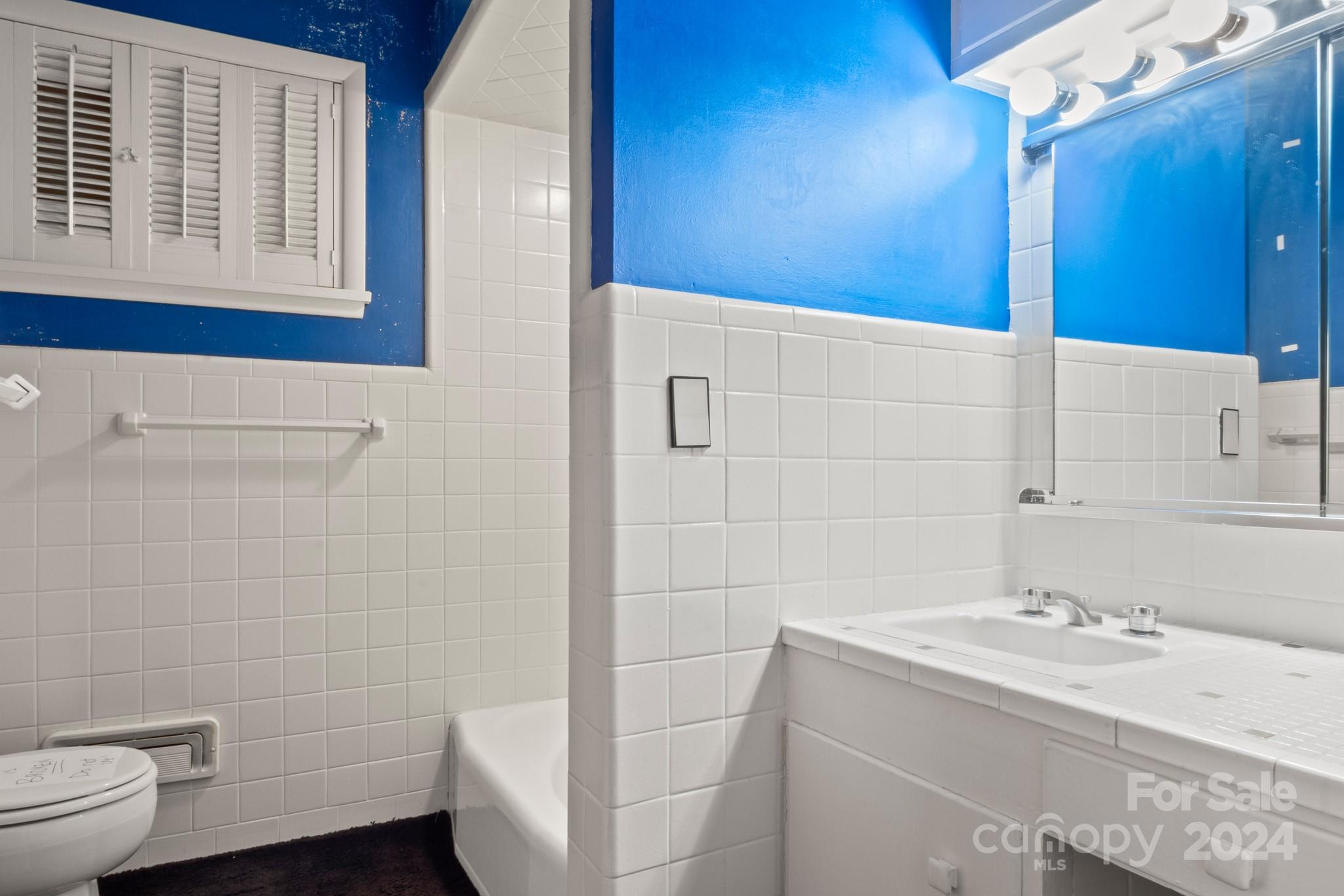 702 Forest Hill Drive Property Photo 25