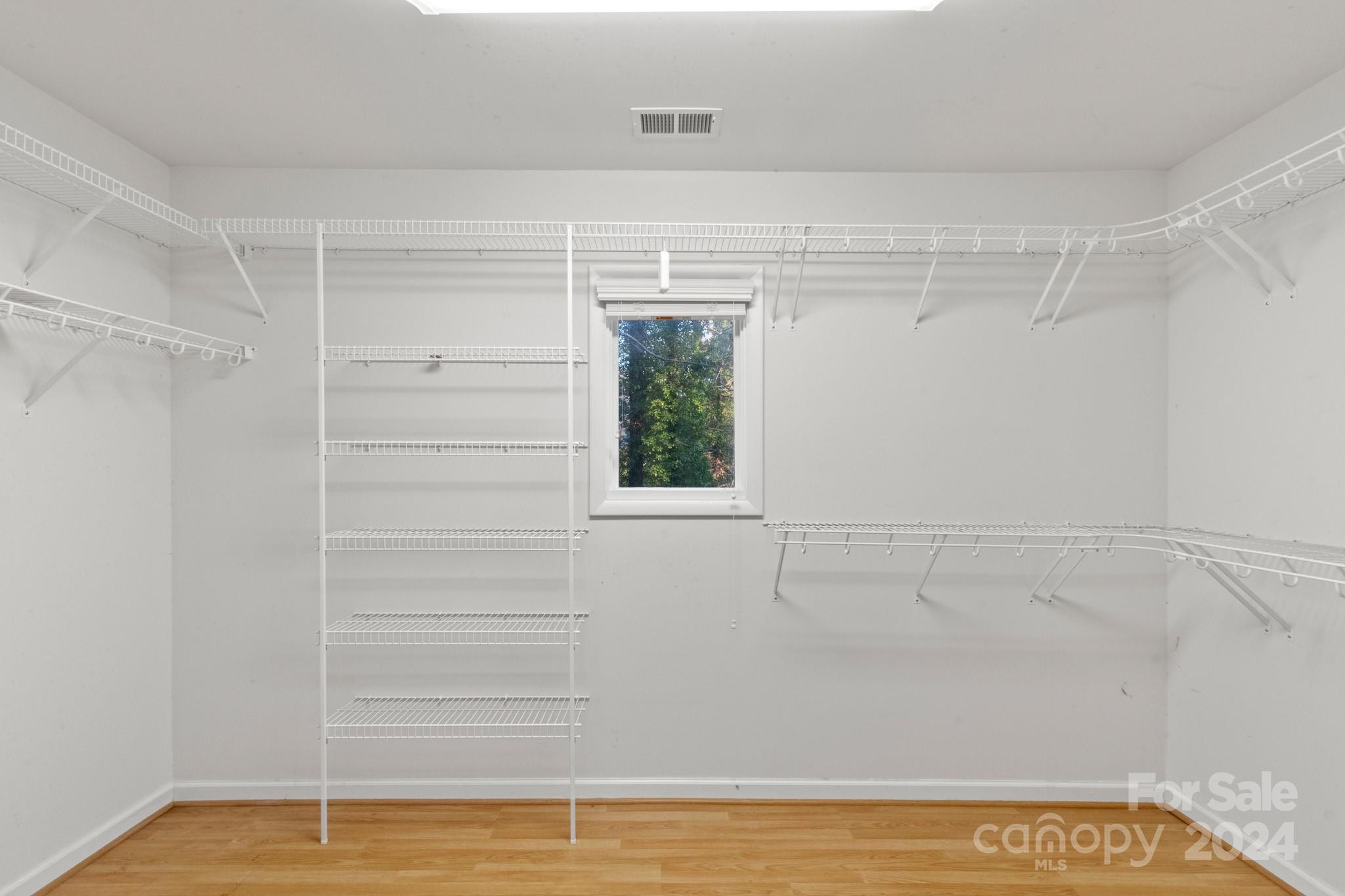 702 Forest Hill Drive Property Photo 28