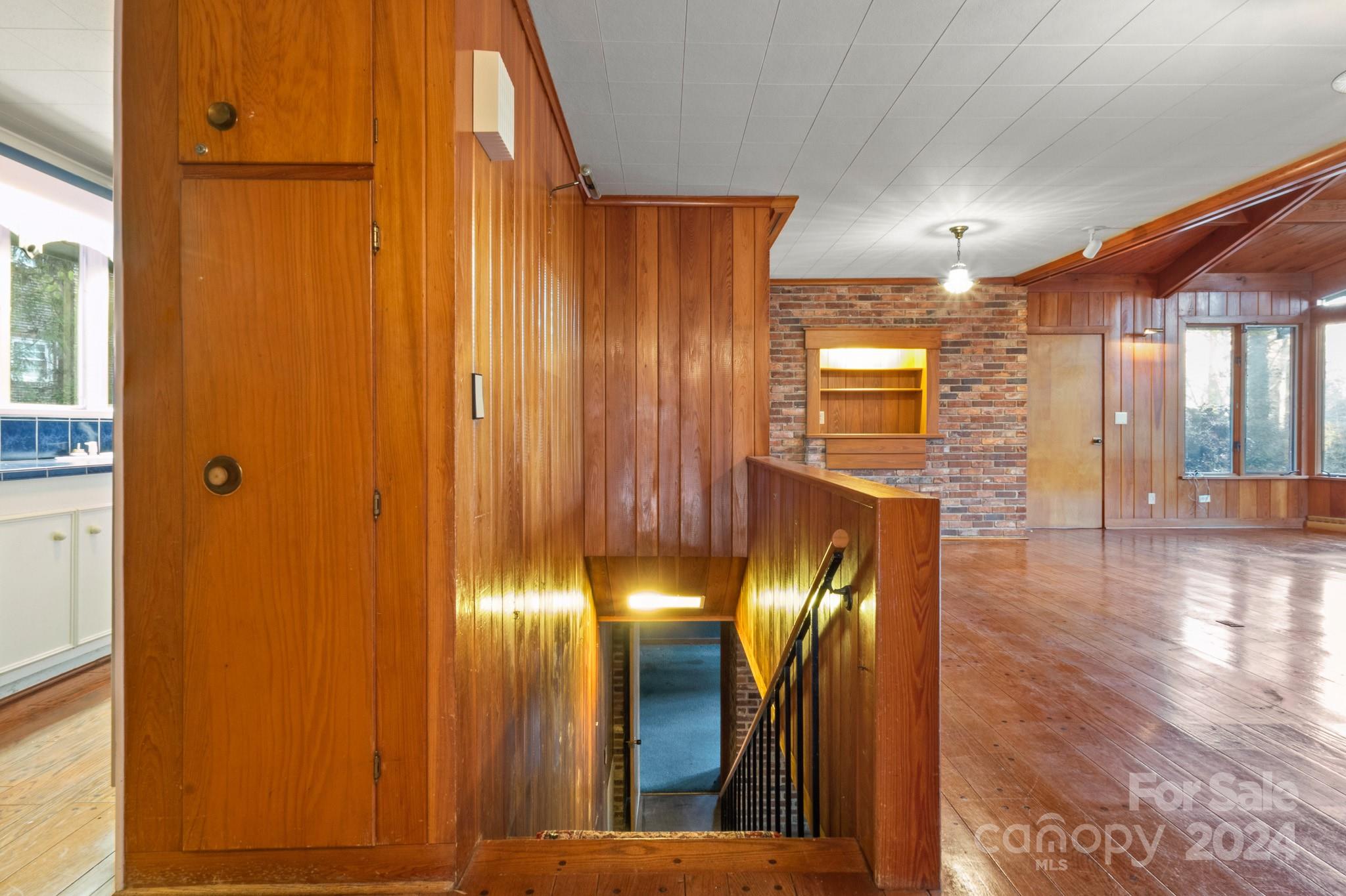 702 Forest Hill Drive Property Photo 31