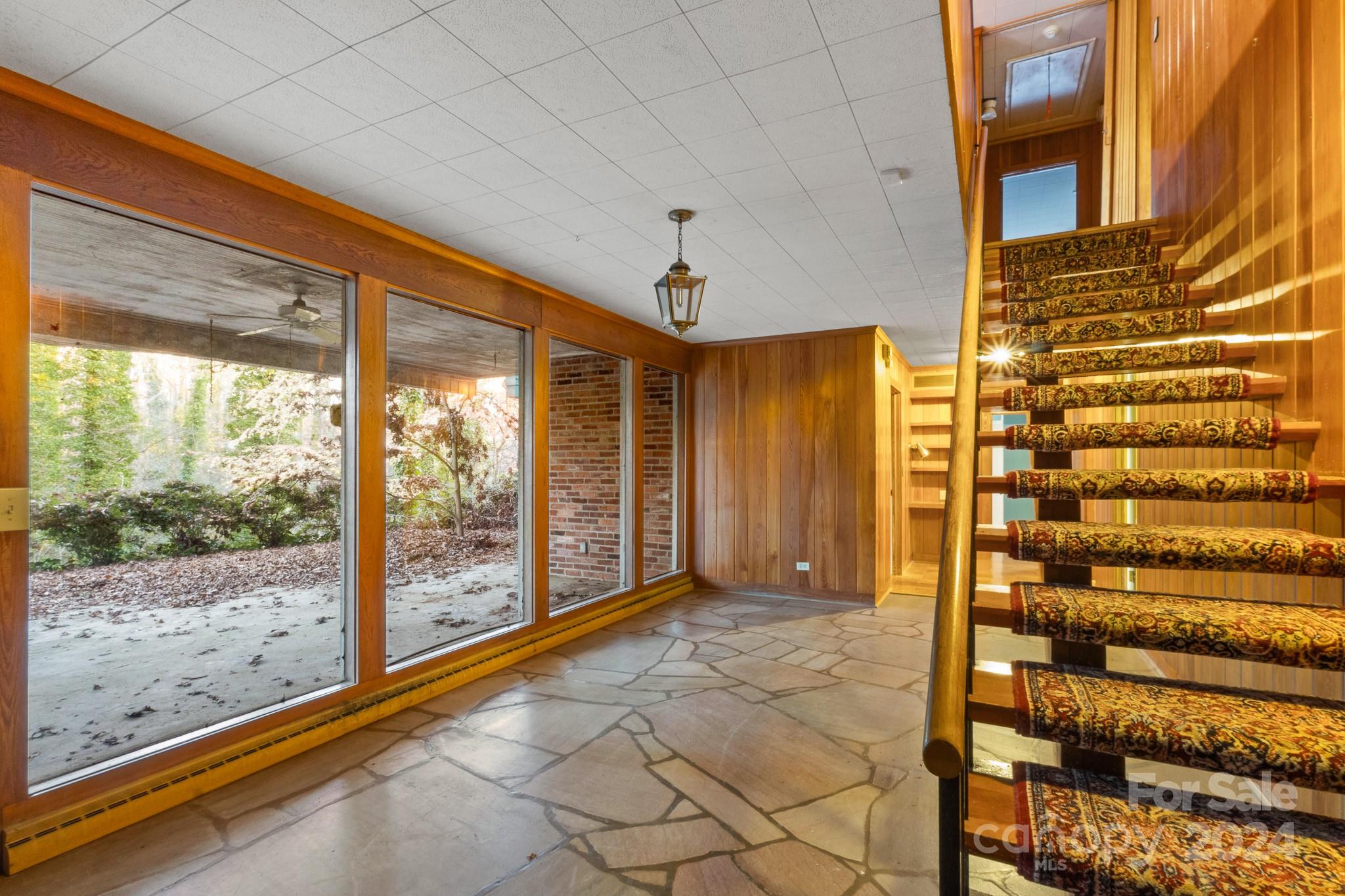 702 Forest Hill Drive Property Photo 32