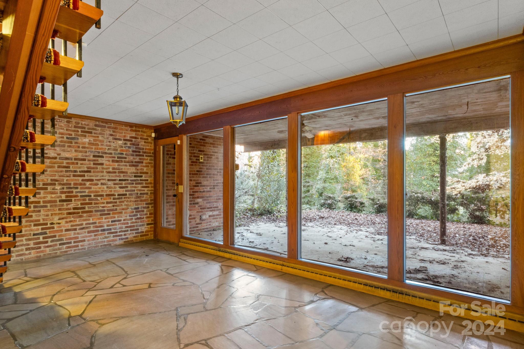 702 Forest Hill Drive Property Photo 33