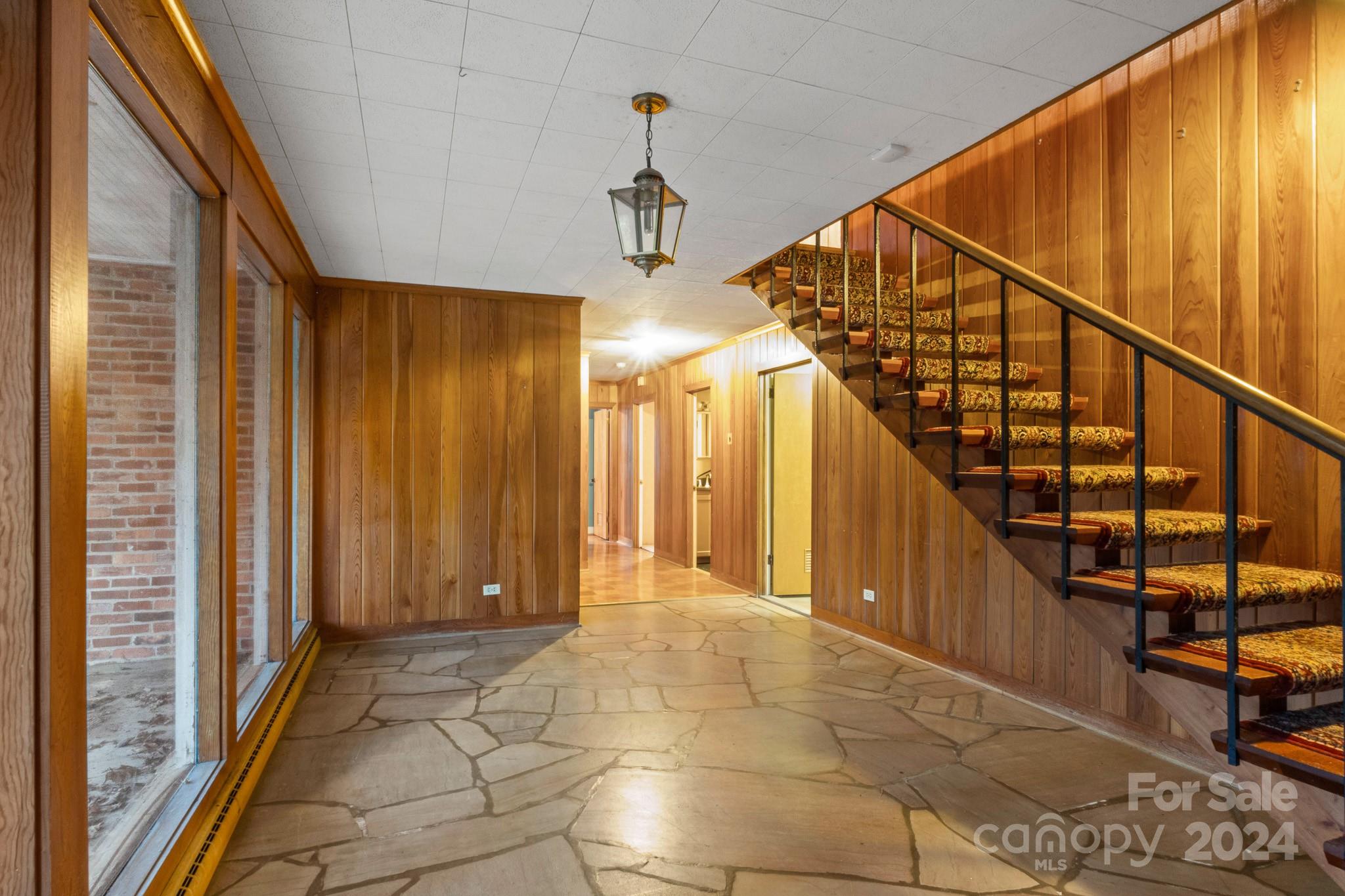 702 Forest Hill Drive Property Photo 36