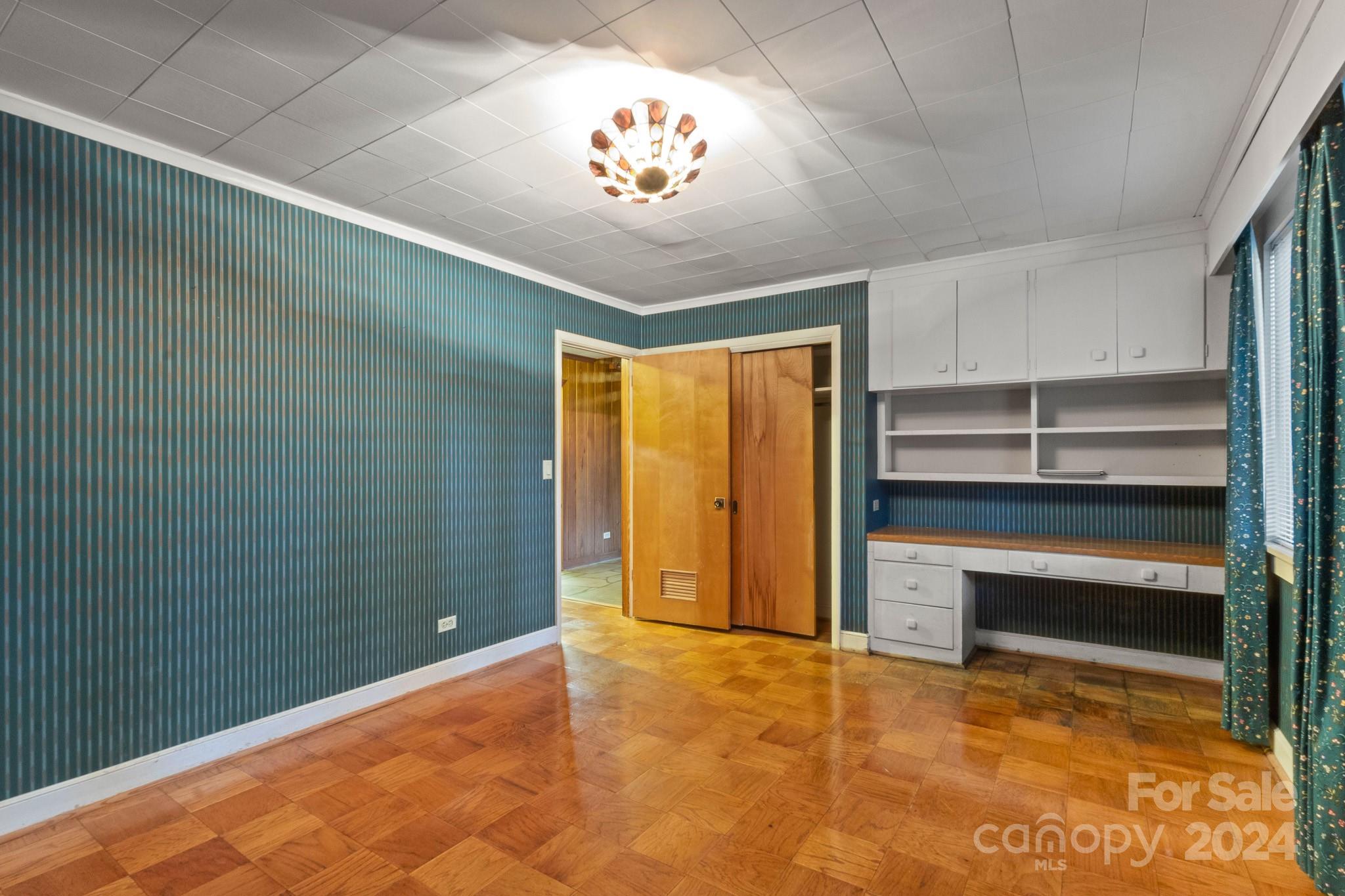 702 Forest Hill Drive Property Photo 37