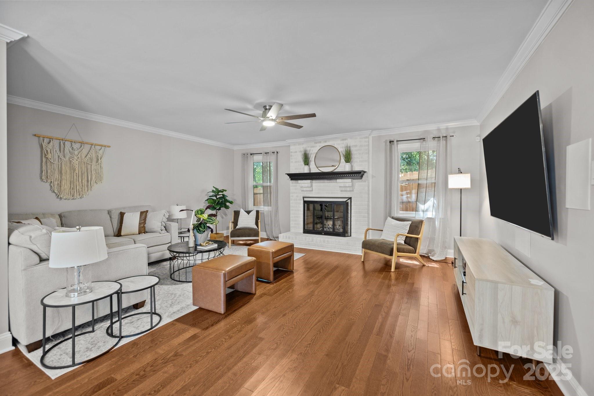 2733 Wellington Street Property Photo 6