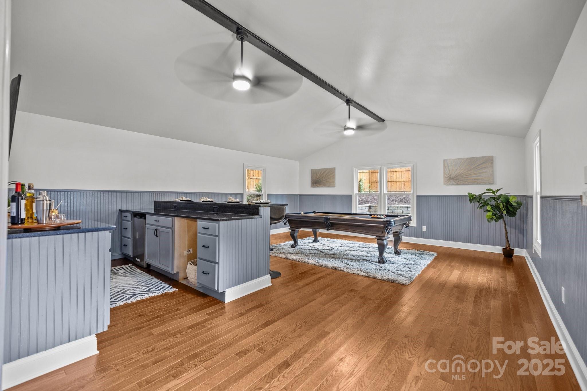 2733 Wellington Street Property Photo 12