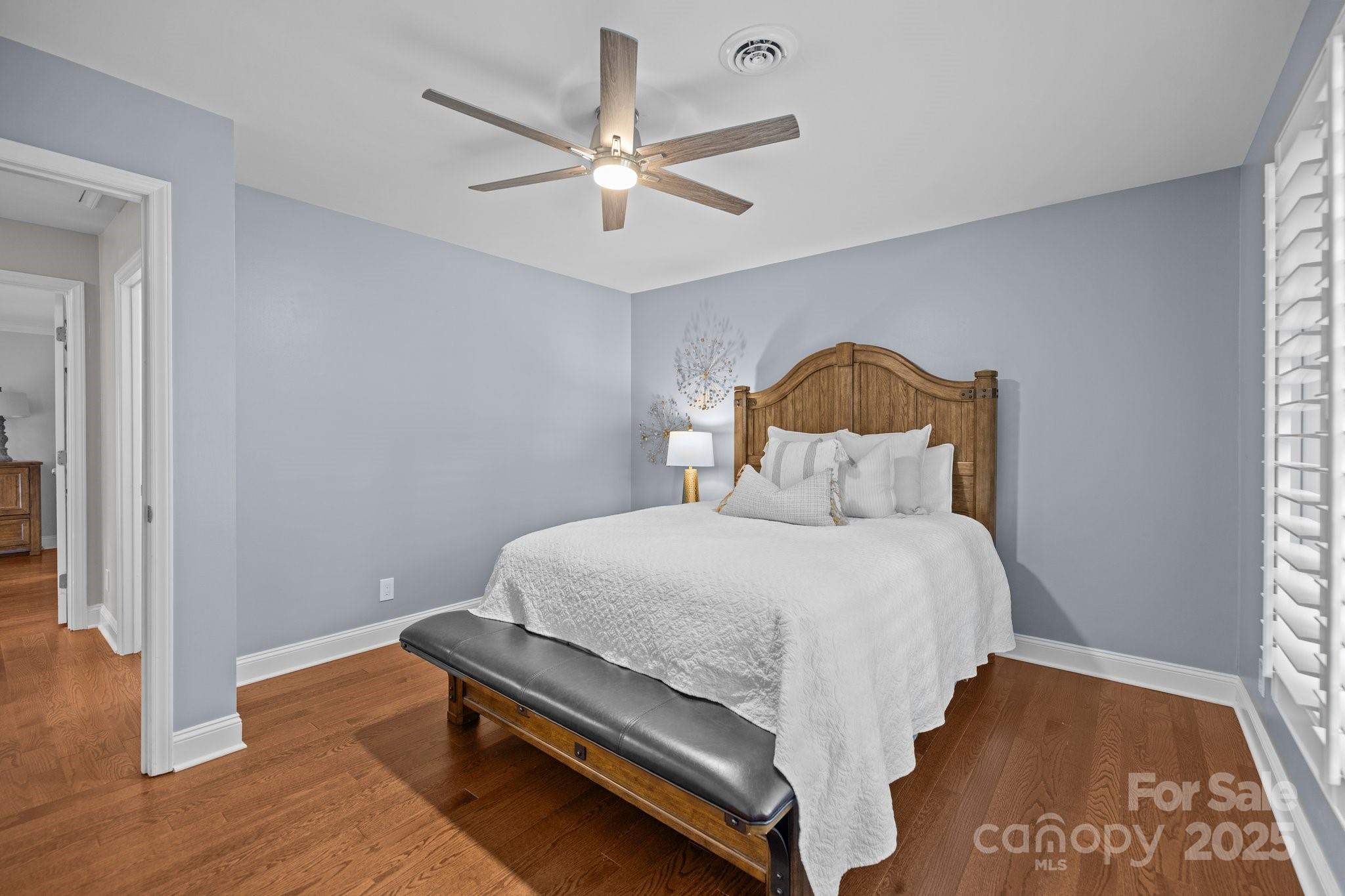 2733 Wellington Street Property Photo 20