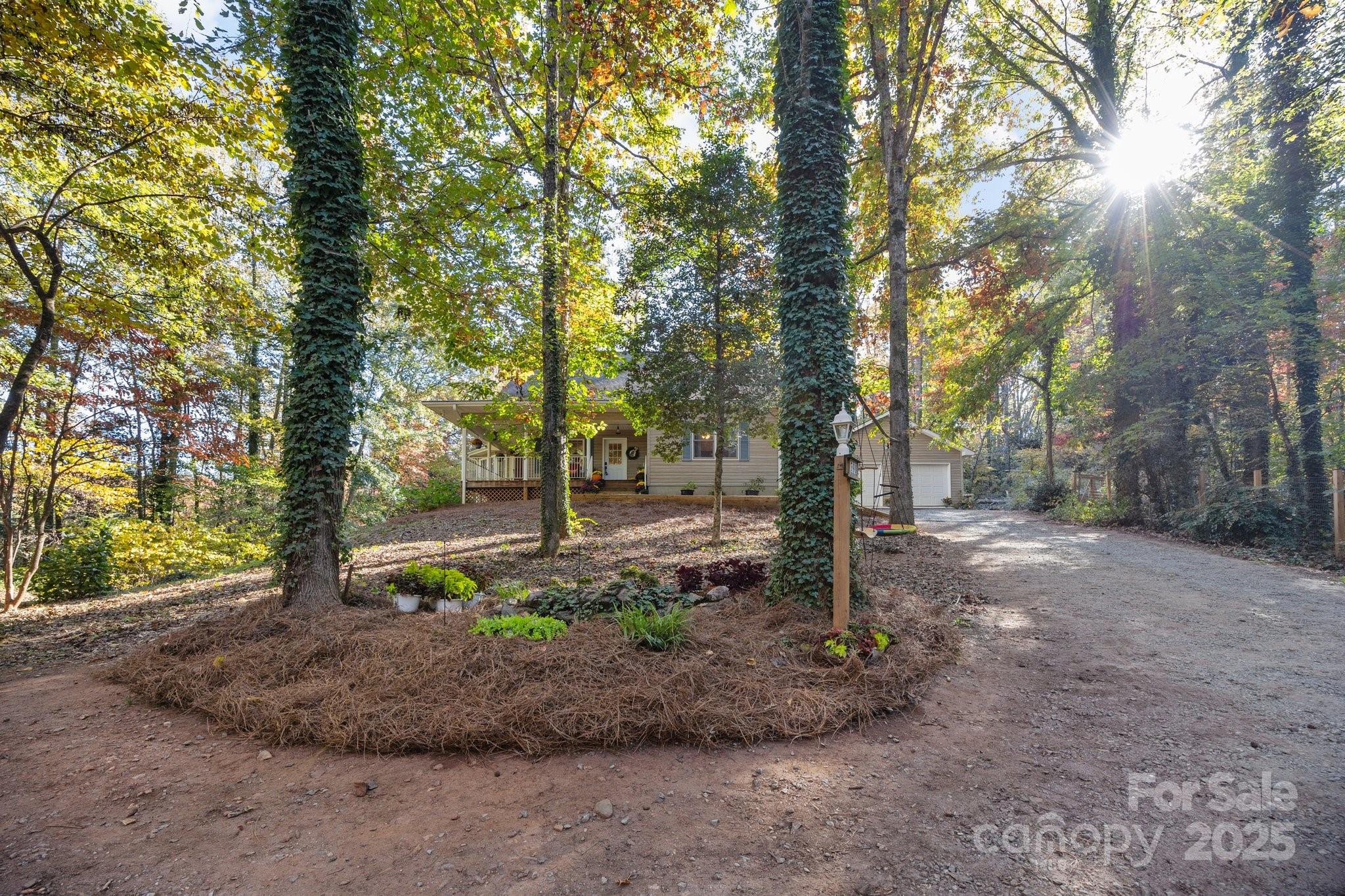 390 Hollow Wood Lane Property Photo 3