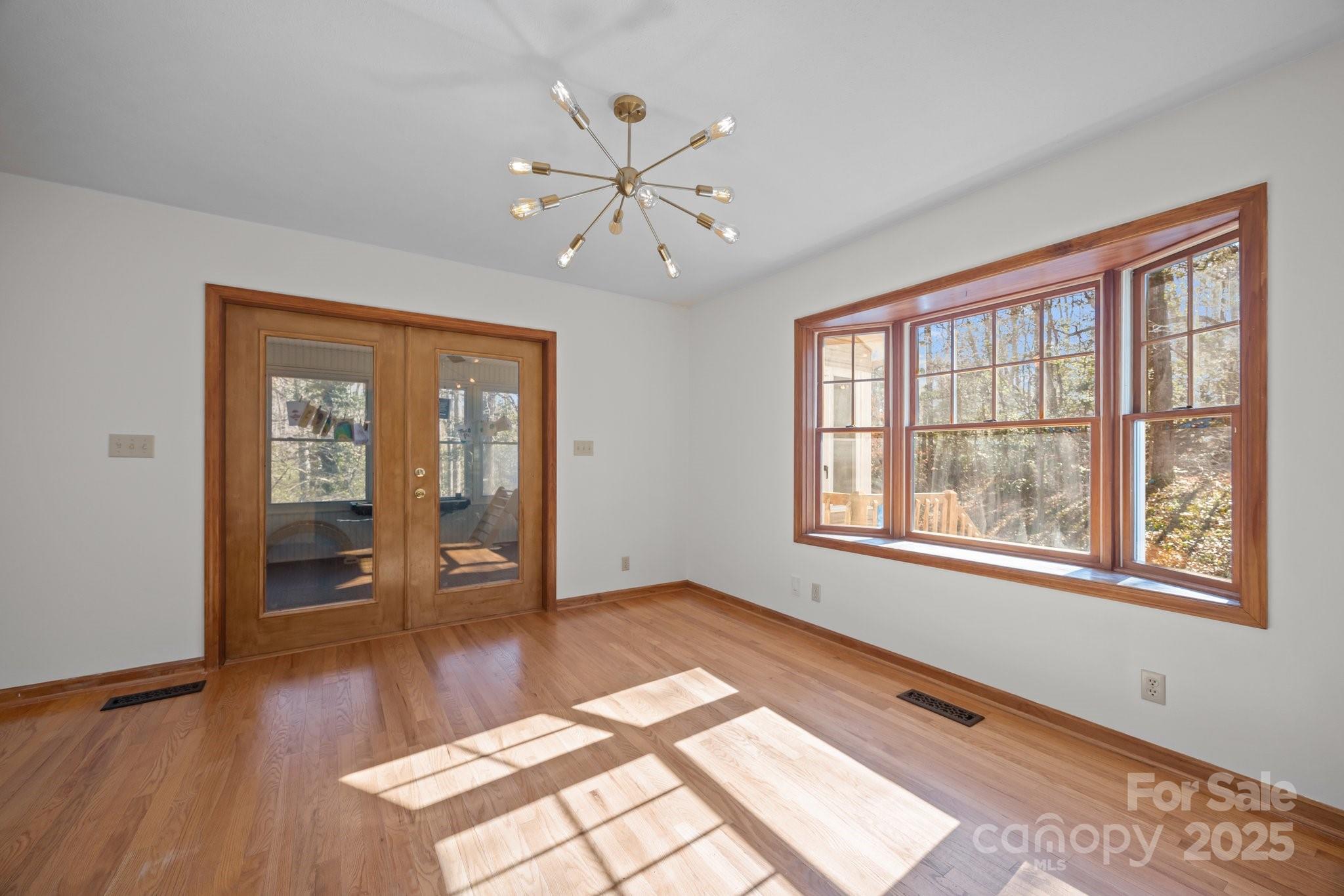 390 Hollow Wood Lane Property Photo 12