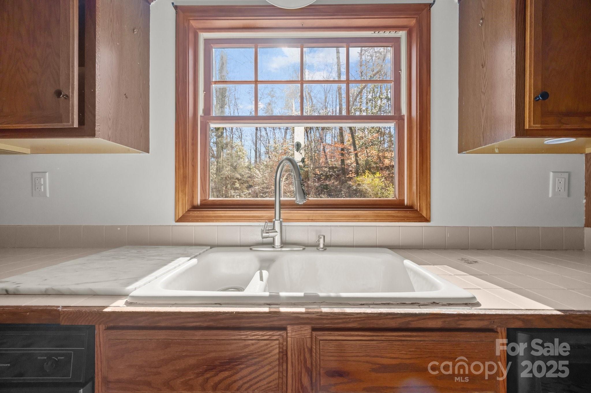 390 Hollow Wood Lane Property Photo 17