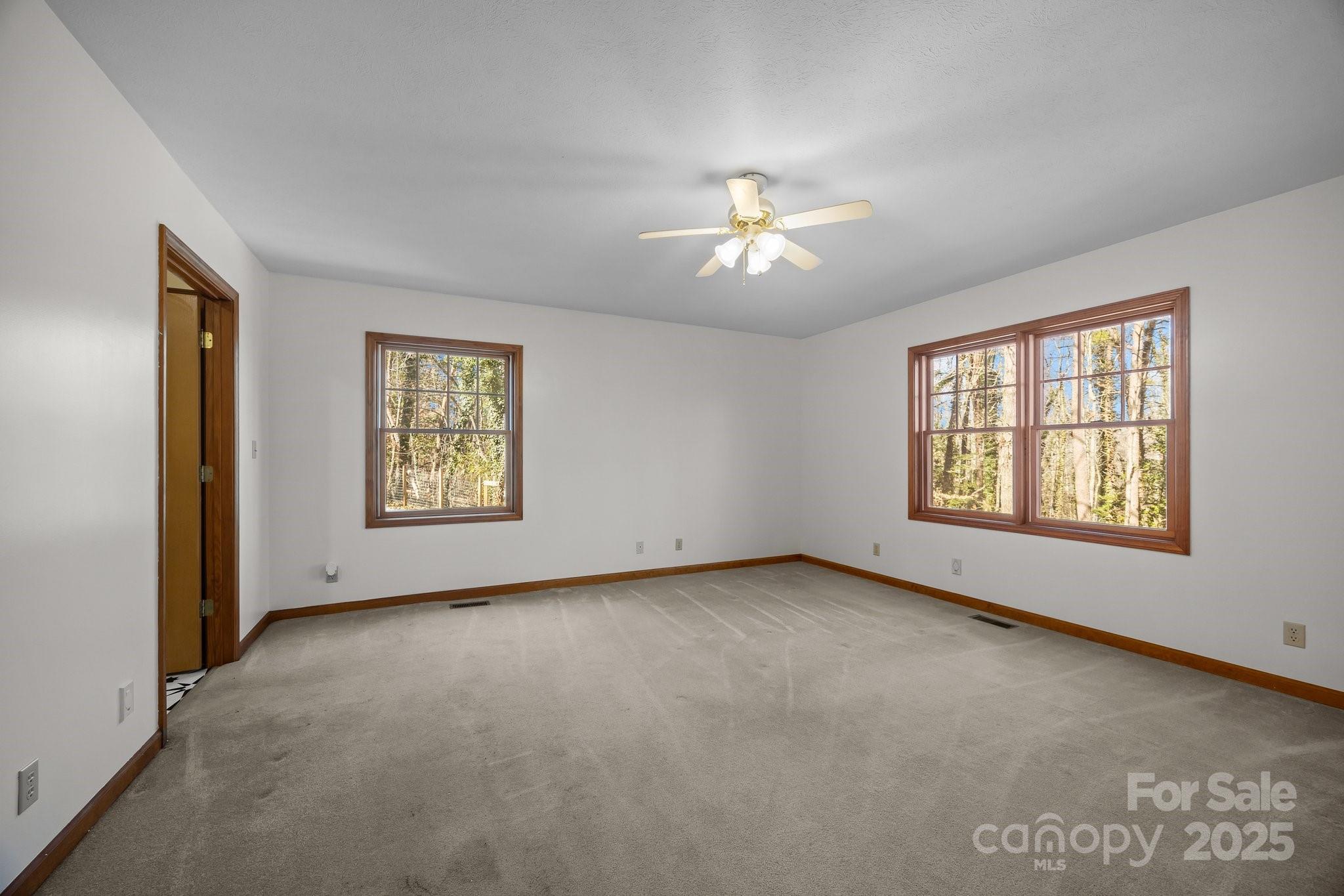 390 Hollow Wood Lane Property Photo 29