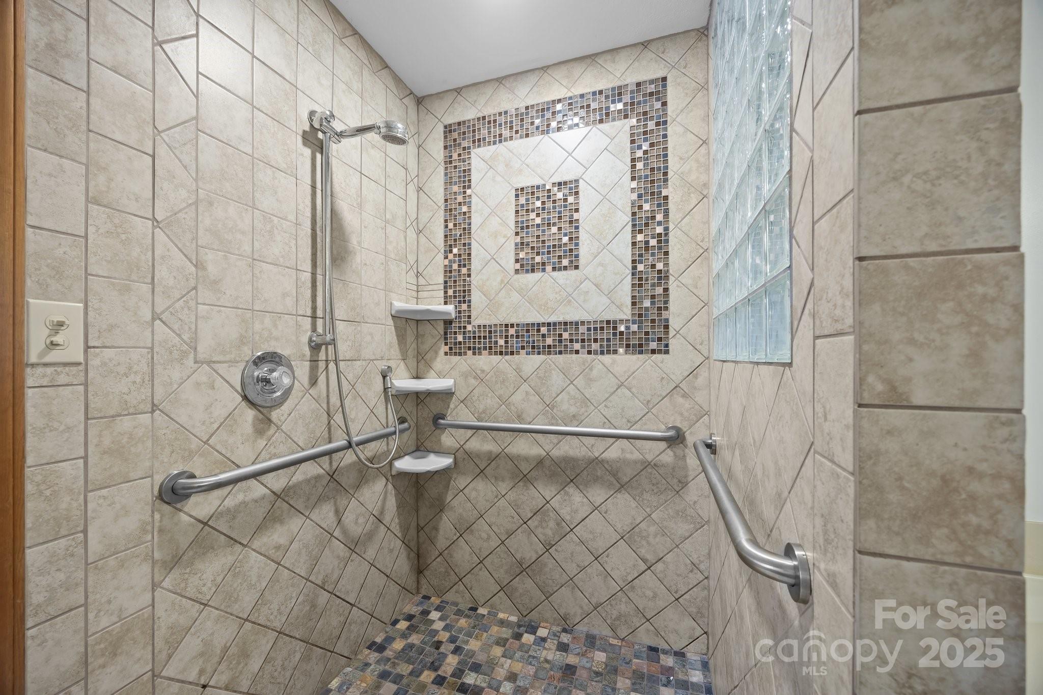 390 Hollow Wood Lane Property Photo 34