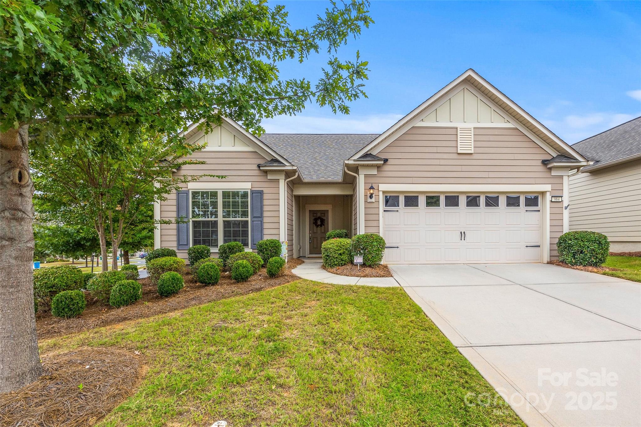 984 Kirby Drive Property Photo 1