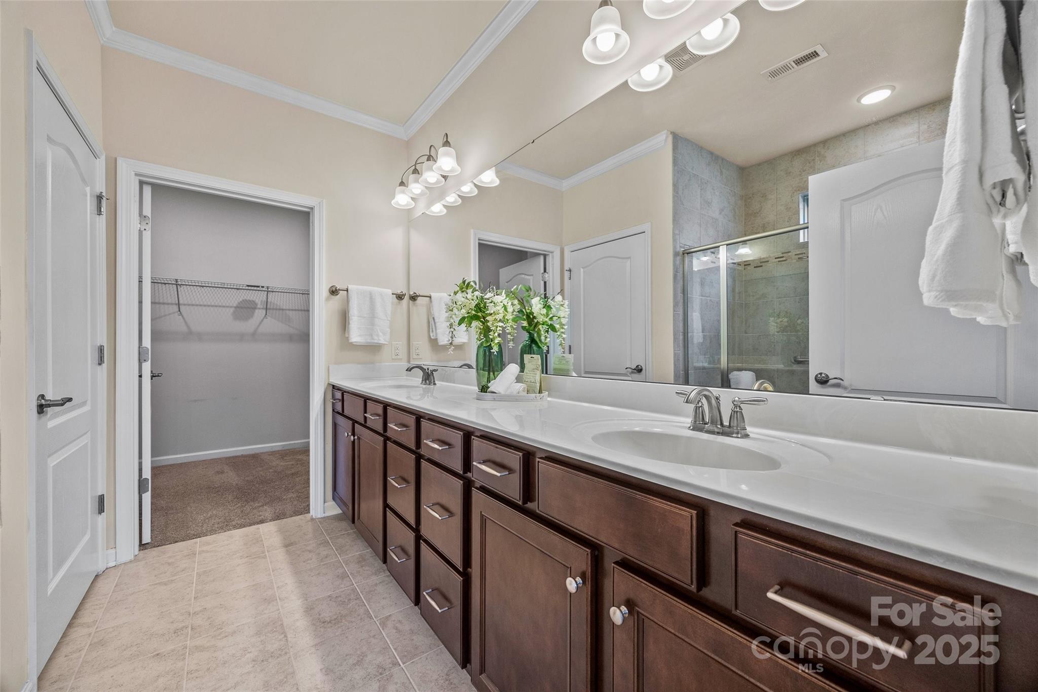 984 Kirby Drive Property Photo 20