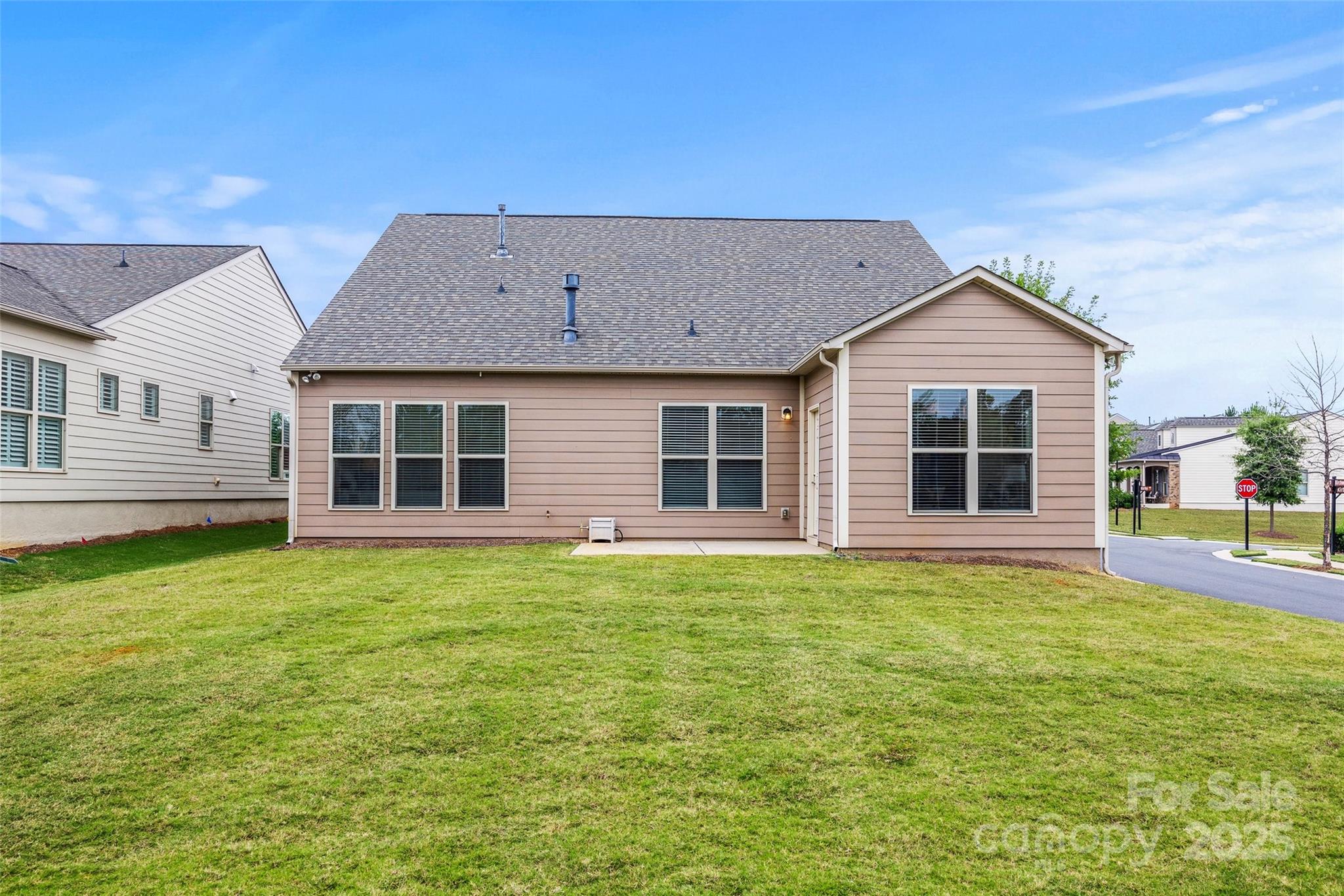 984 Kirby Drive Property Photo 32