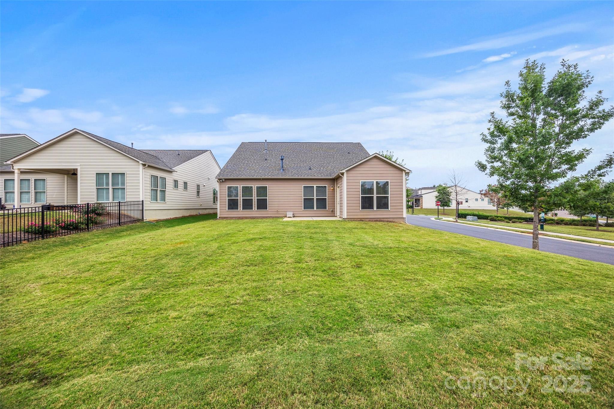 984 Kirby Drive Property Photo 33