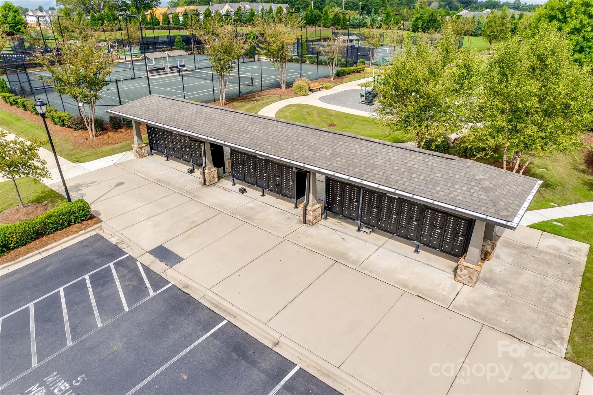 984 Kirby Drive Property Photo 42