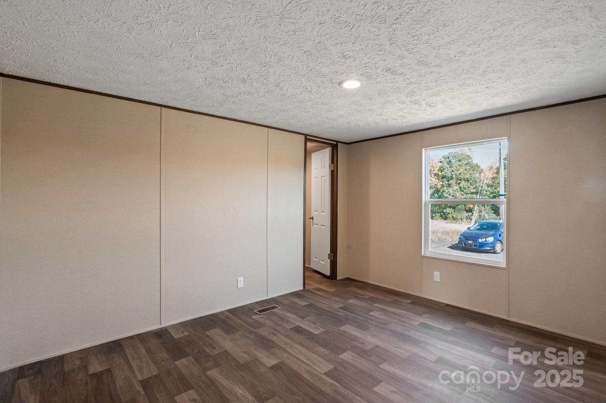 1128 Bethesda Road Property Photo 14