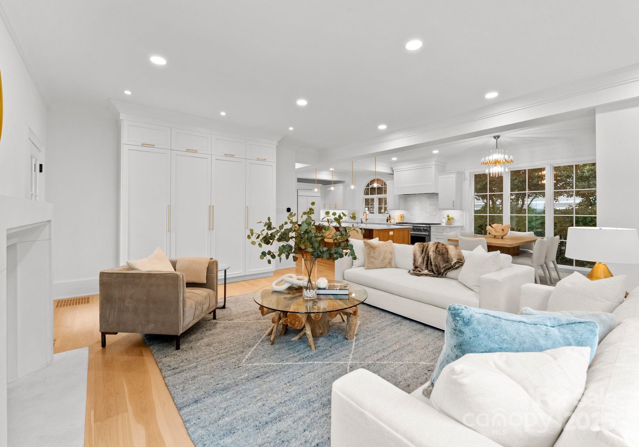 1446 Queens Road Property Photo 10