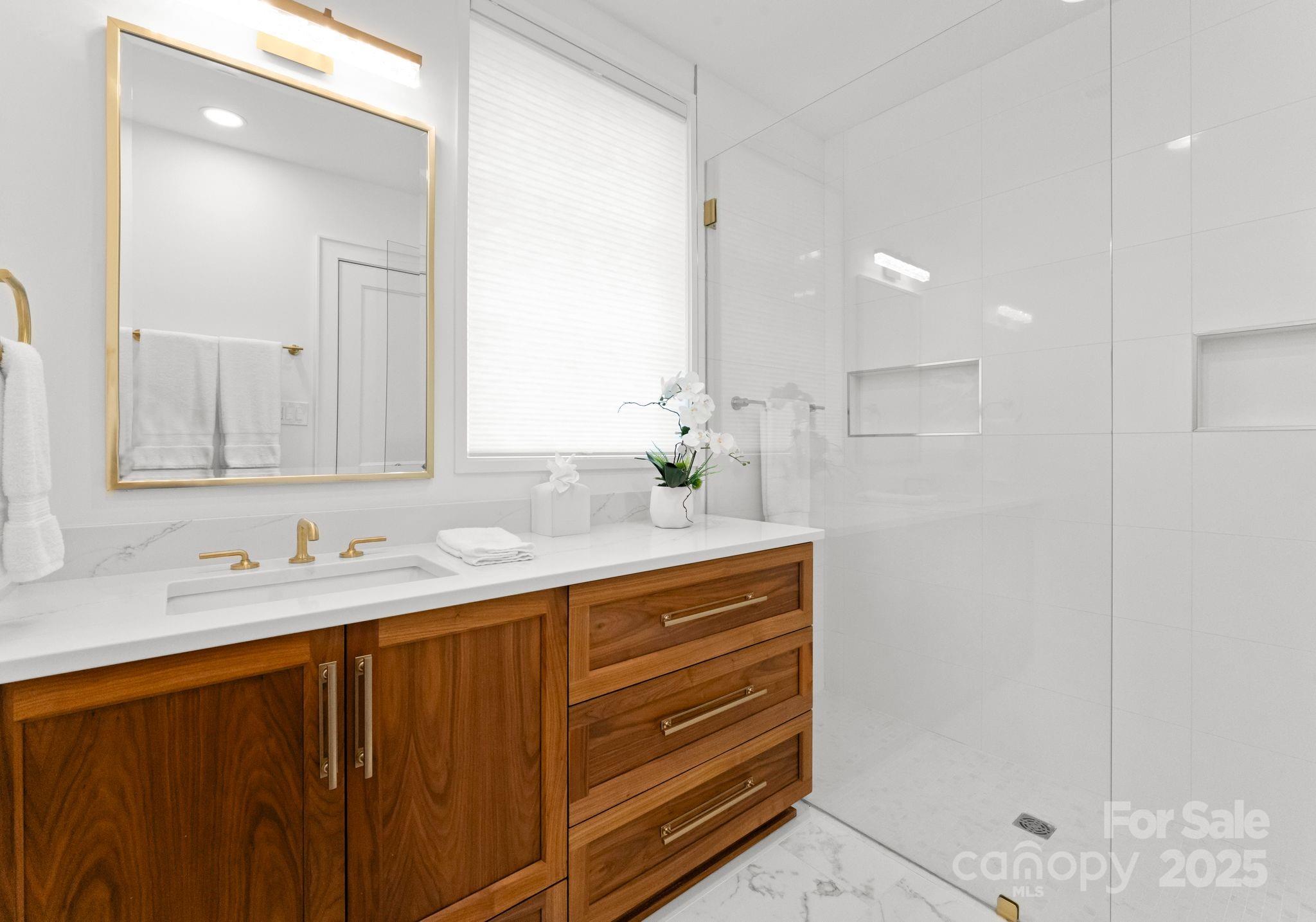 1446 Queens Road Property Photo 18