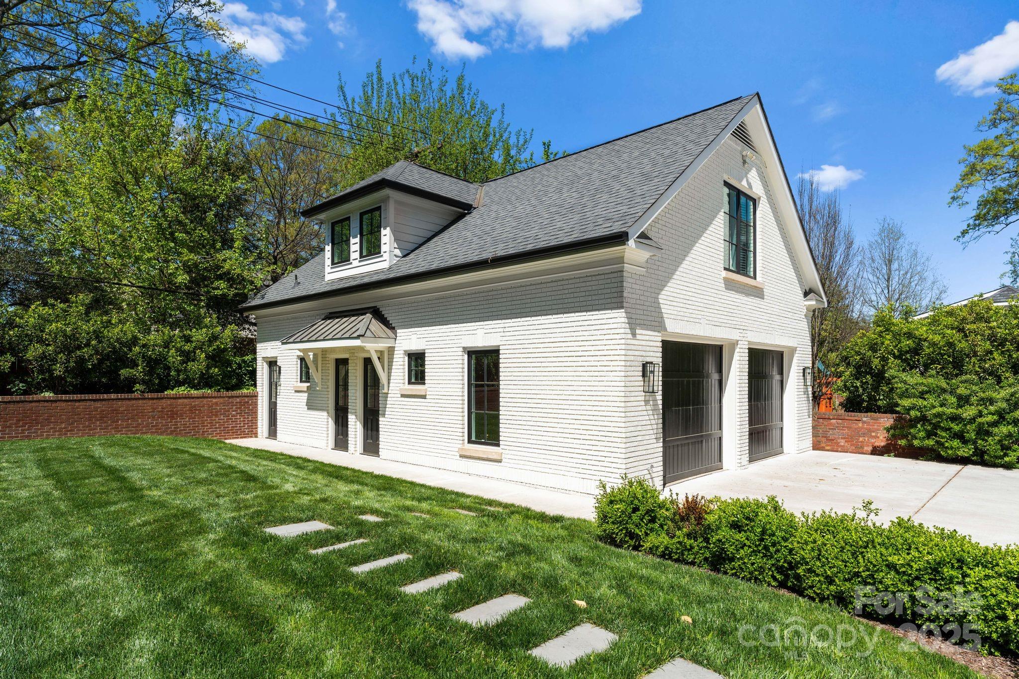 1446 Queens Road Property Photo 22