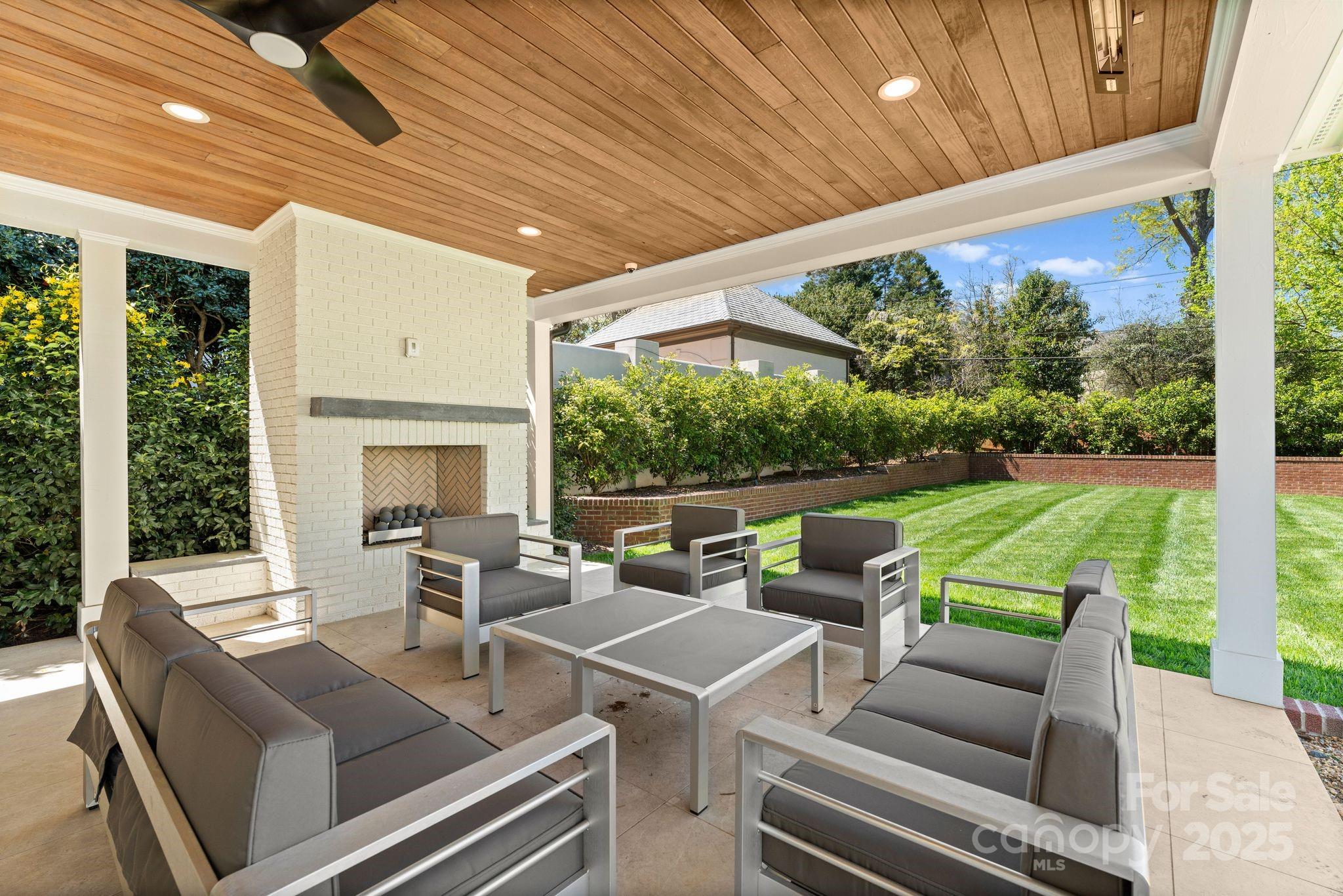 1446 Queens Road Property Photo 23