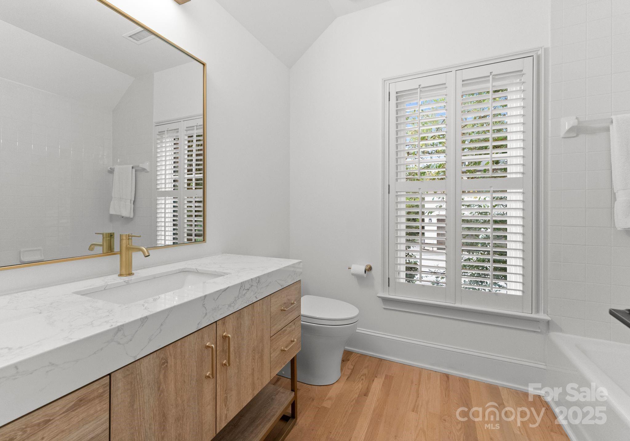 1446 Queens Road Property Photo 47
