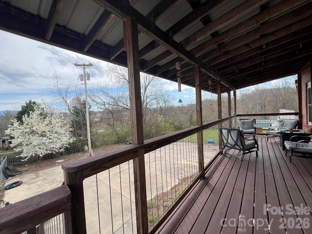 6 Sanderson Street Property Photo 39
