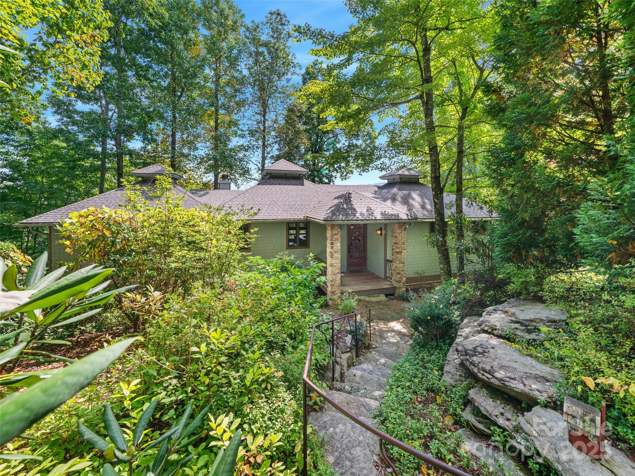 393 Deer Trail Drive Property Photo 1