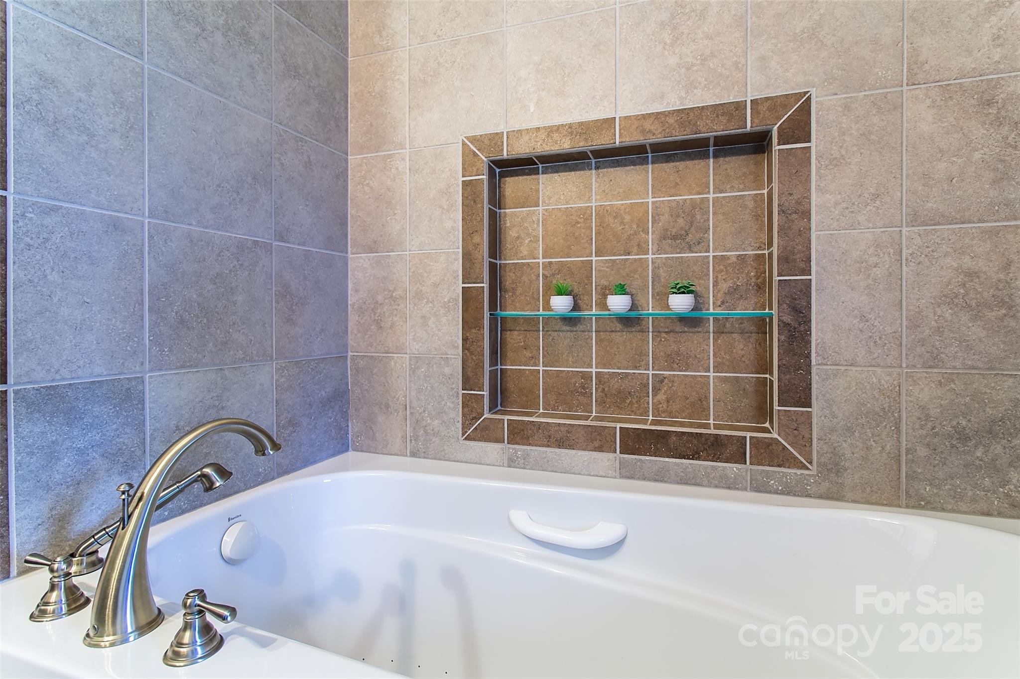 101 Meadowcrest Drive Property Photo 20