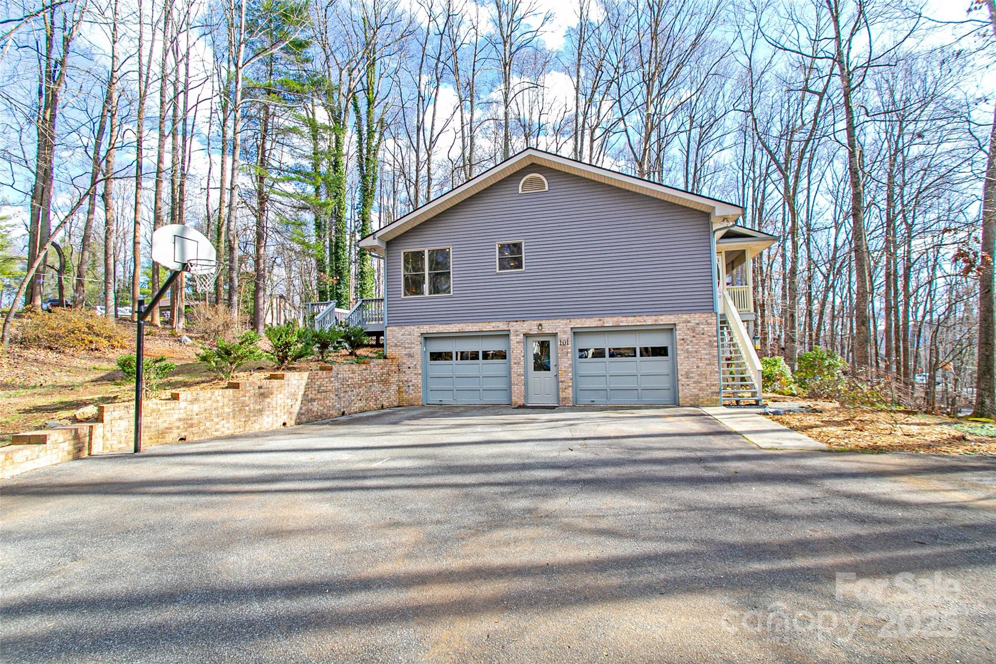 101 Meadowcrest Drive Property Photo 27