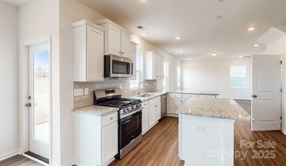 2074 Van Buren Road Property Photo 4