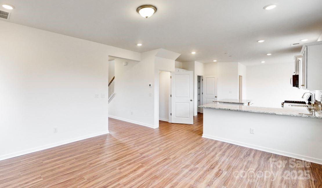 2074 Van Buren Road Property Photo 11