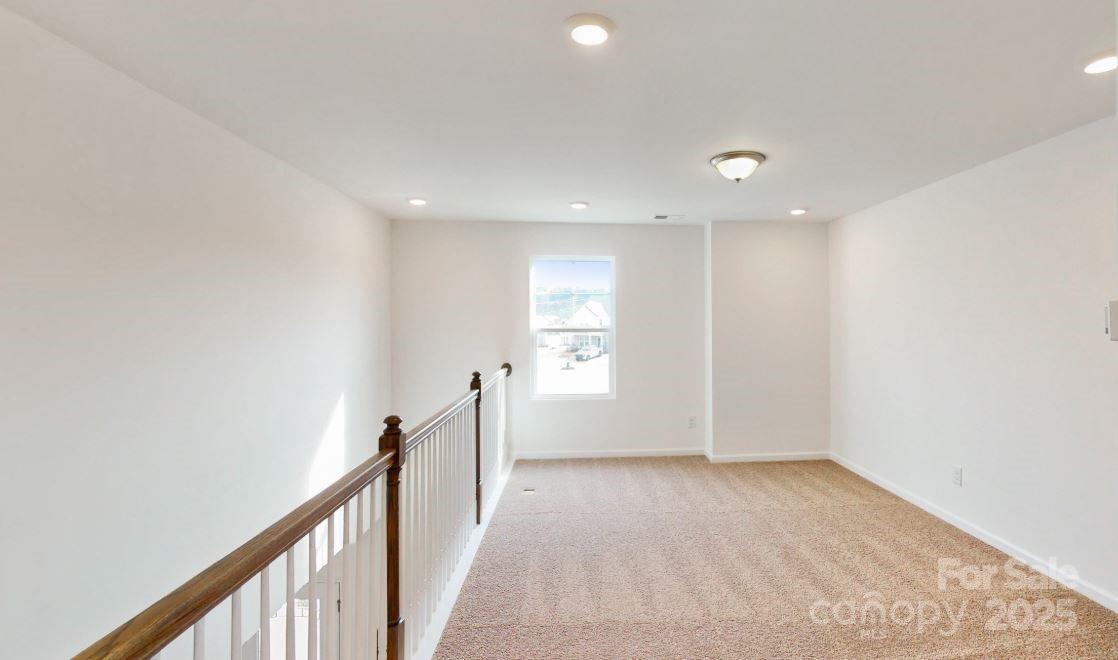 2074 Van Buren Road Property Photo 12