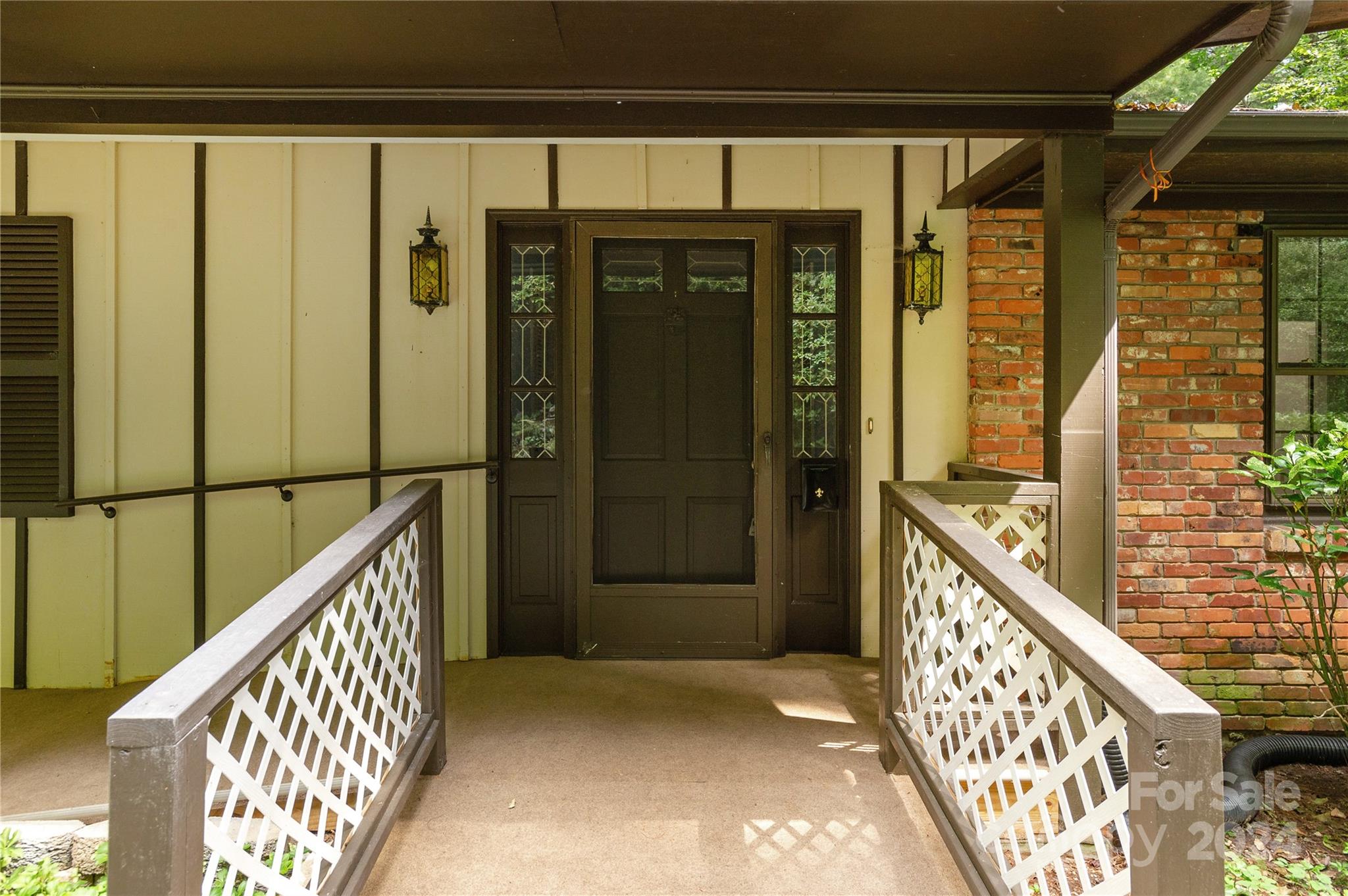 1010 Indian Hill Road Property Photo 2