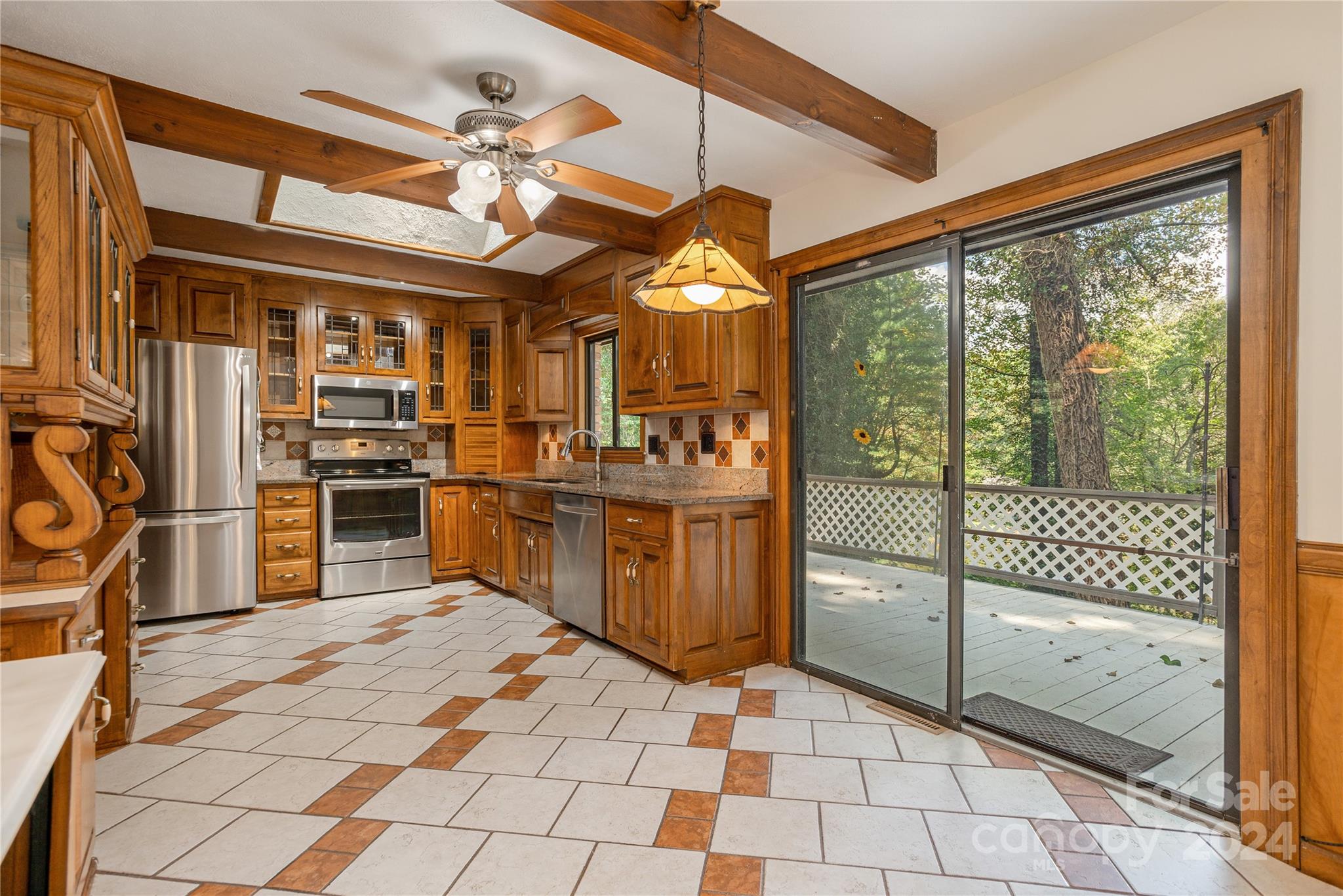 1010 Indian Hill Road Property Photo 11