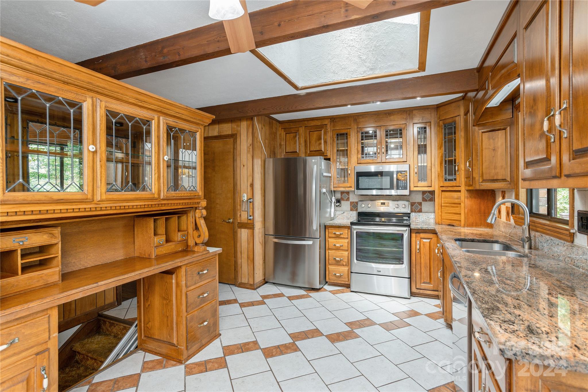 1010 Indian Hill Road Property Photo 12