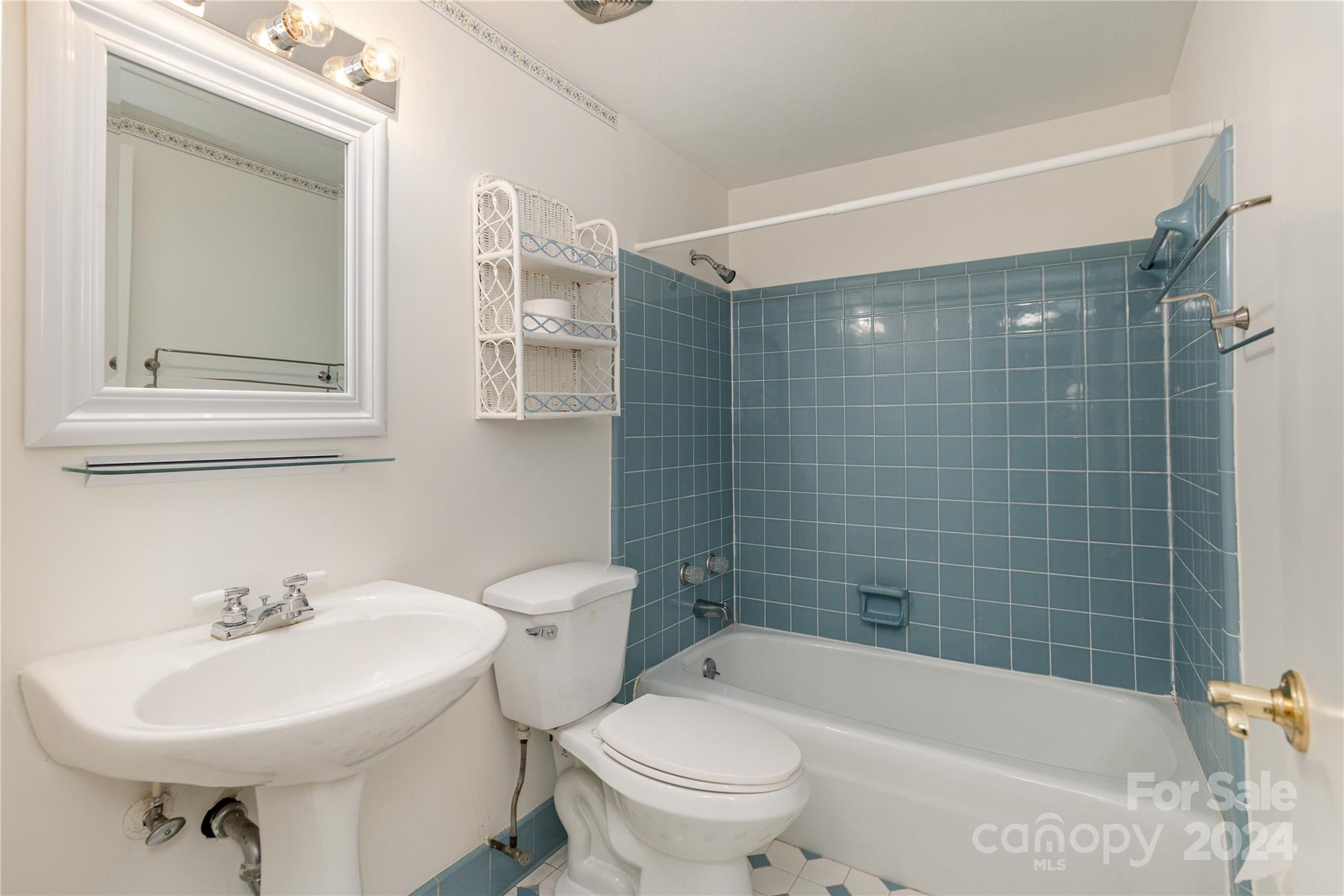 1010 Indian Hill Road Property Photo 35