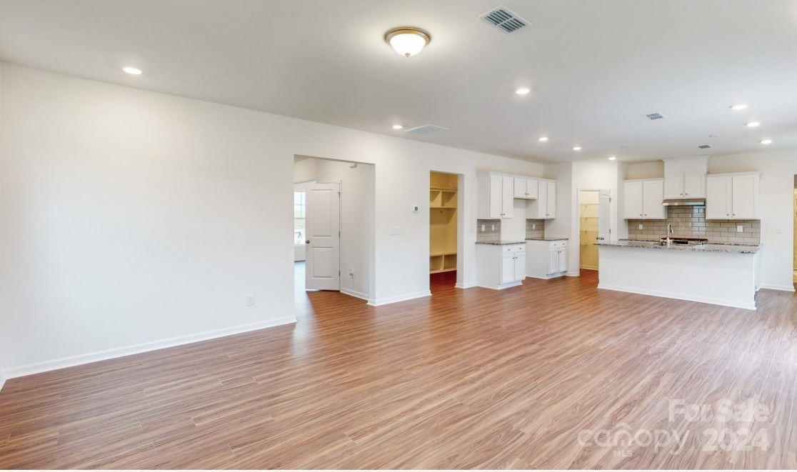 233 Winford Road Property Photo 5